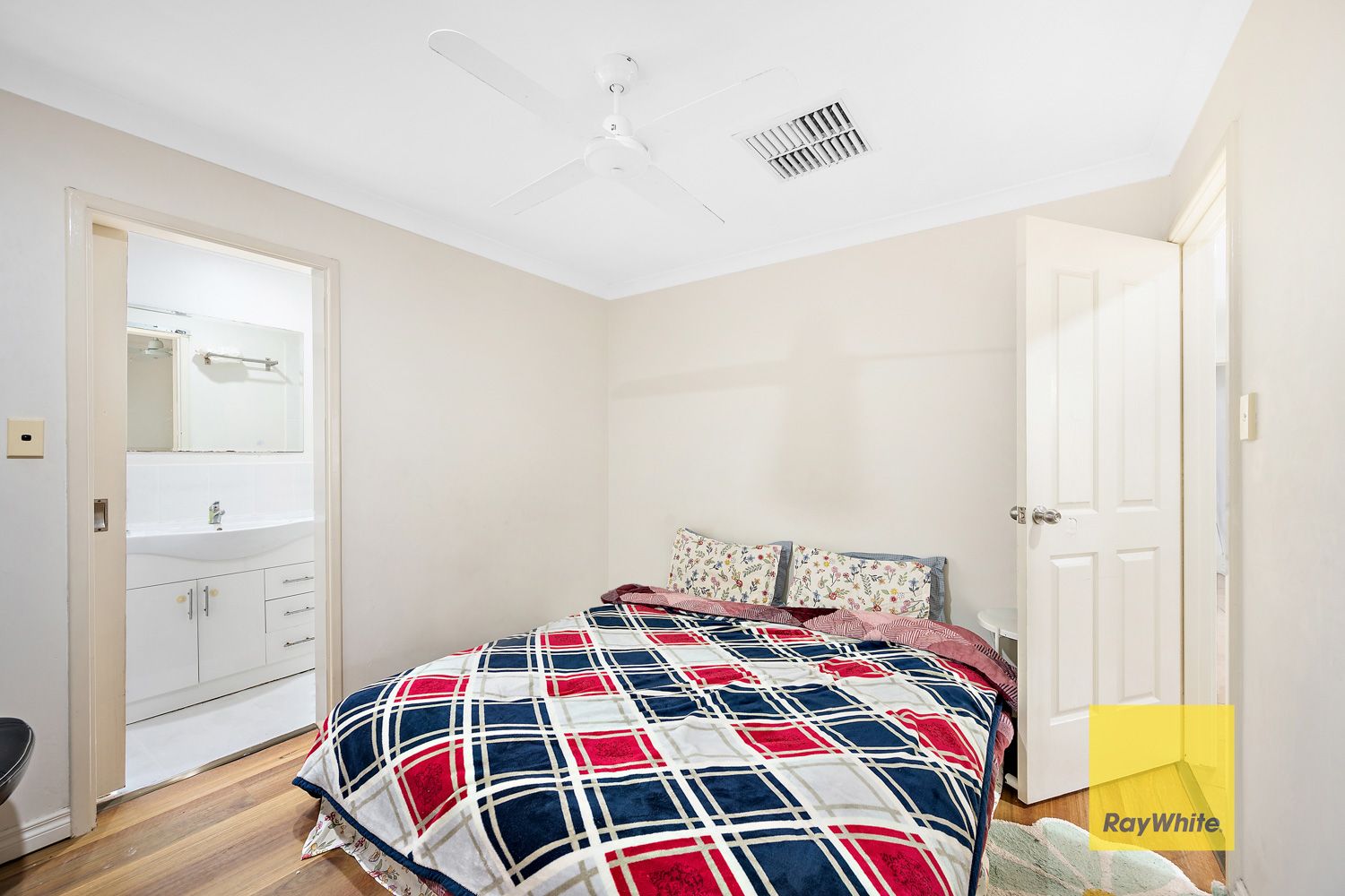 47 Sutherland Drive — photo 5 of 15