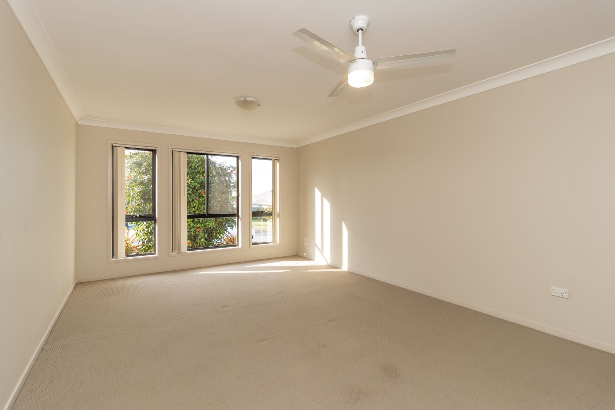 8 Teresa Street, Nikenbah, QLD 4655