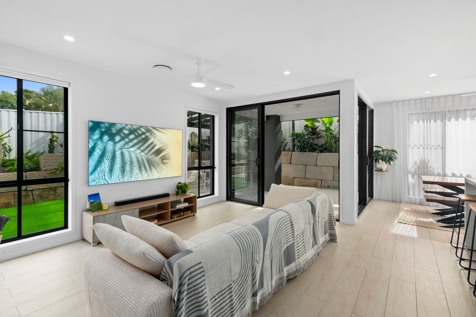 6 Taperell Drive, Tugun, QLD 4224