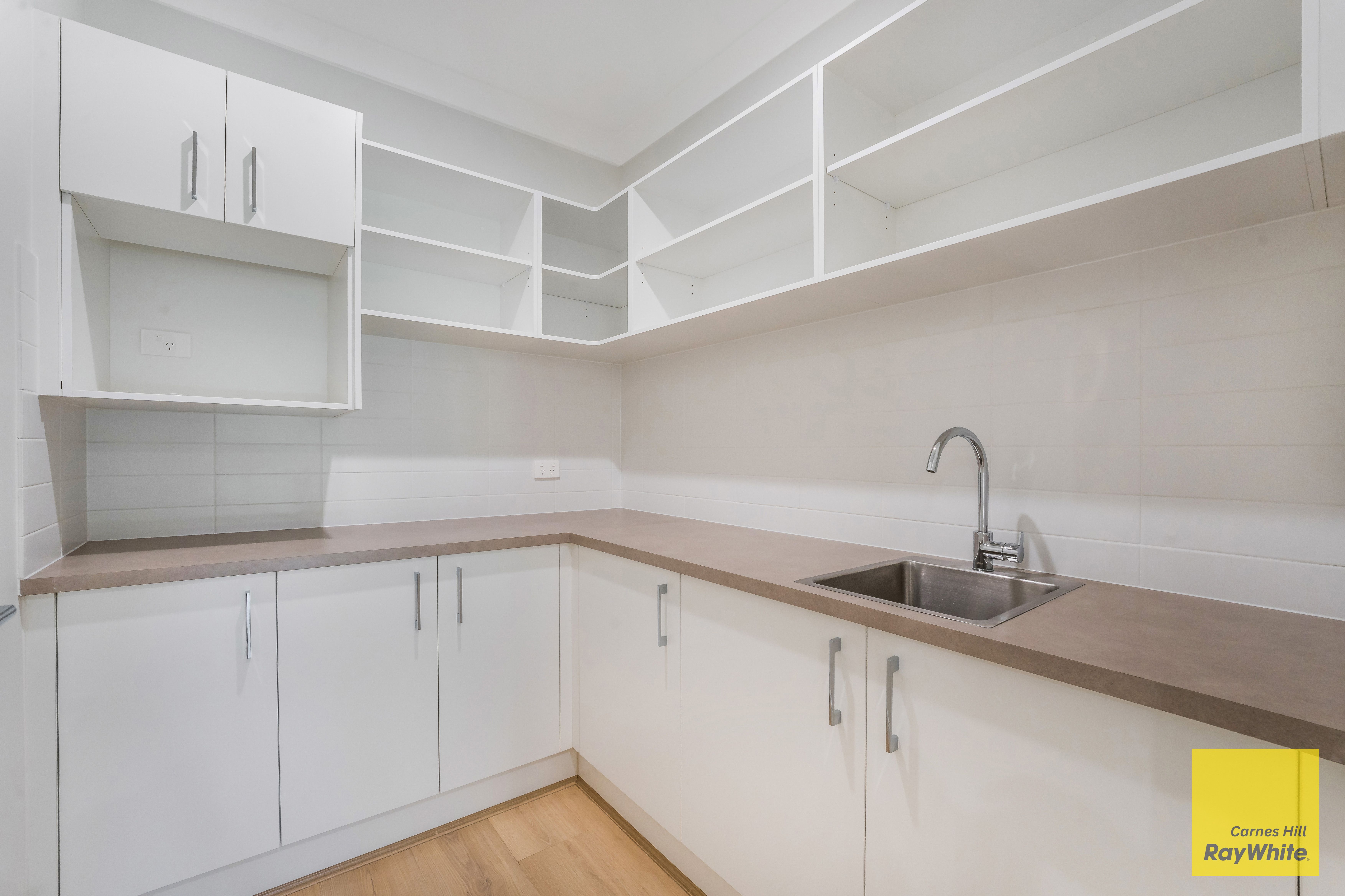 21 Lores Street — photo 10 of 20
