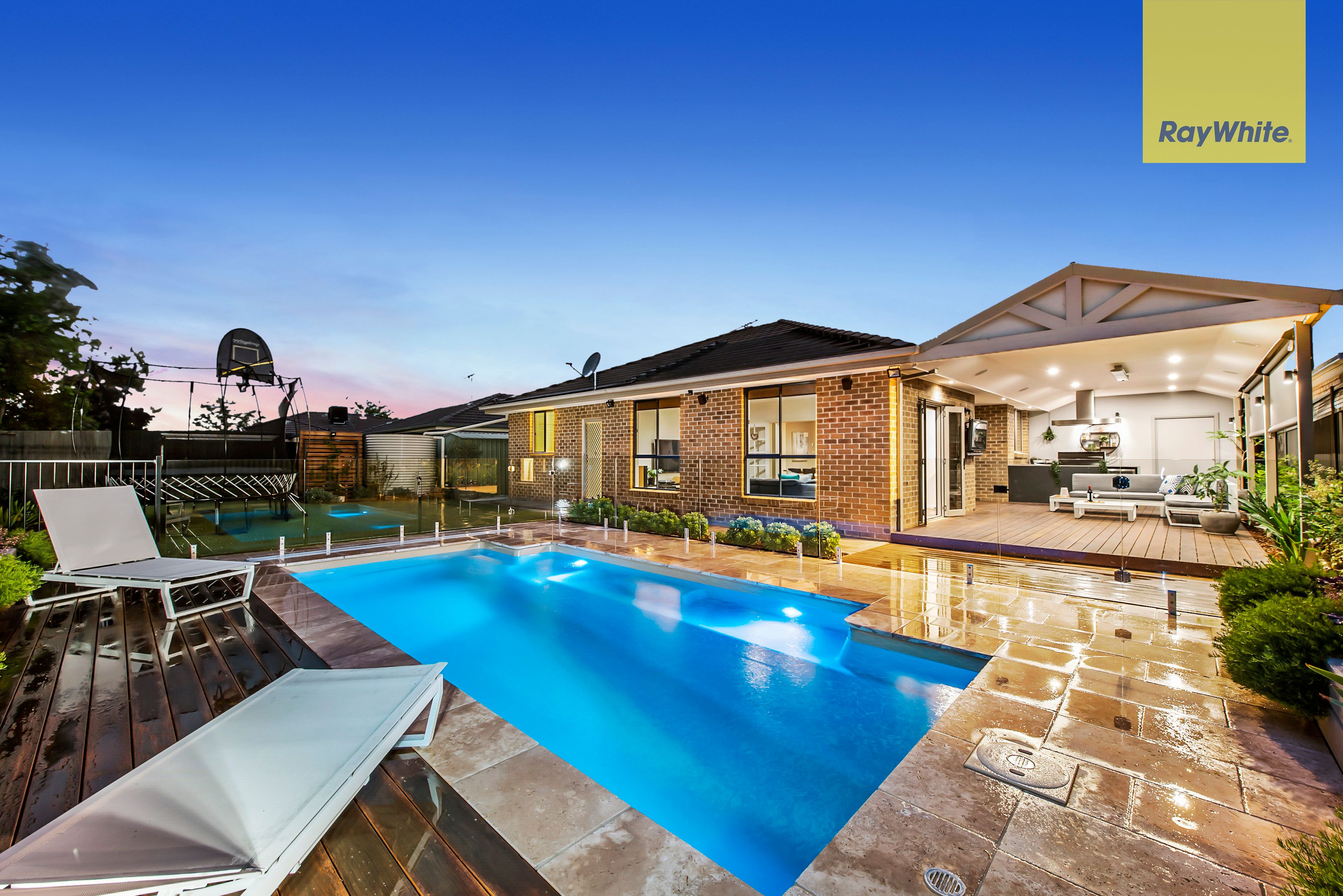 2 Yanga Lane, Taylors Hill, VIC 3037