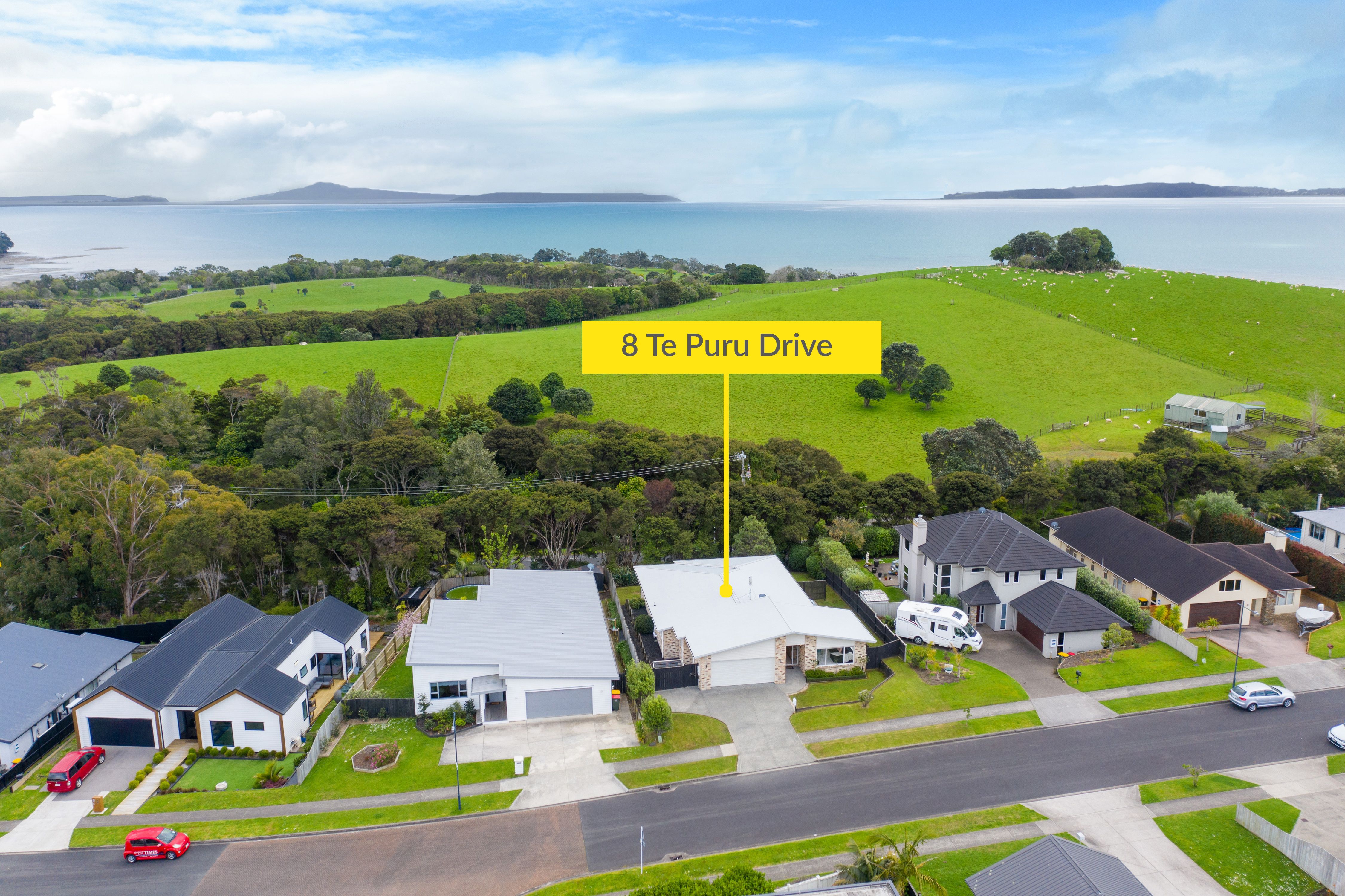 8 Te Puru Drive, Maraetai, Manukau City