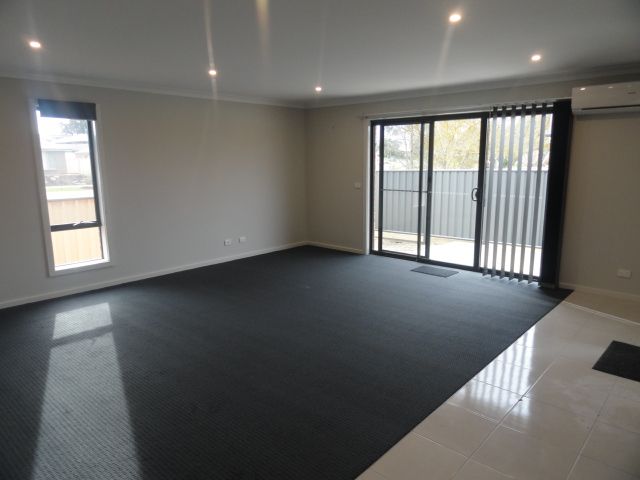 2/15 Mitchell Street, Kangaroo Flat, VIC 3555