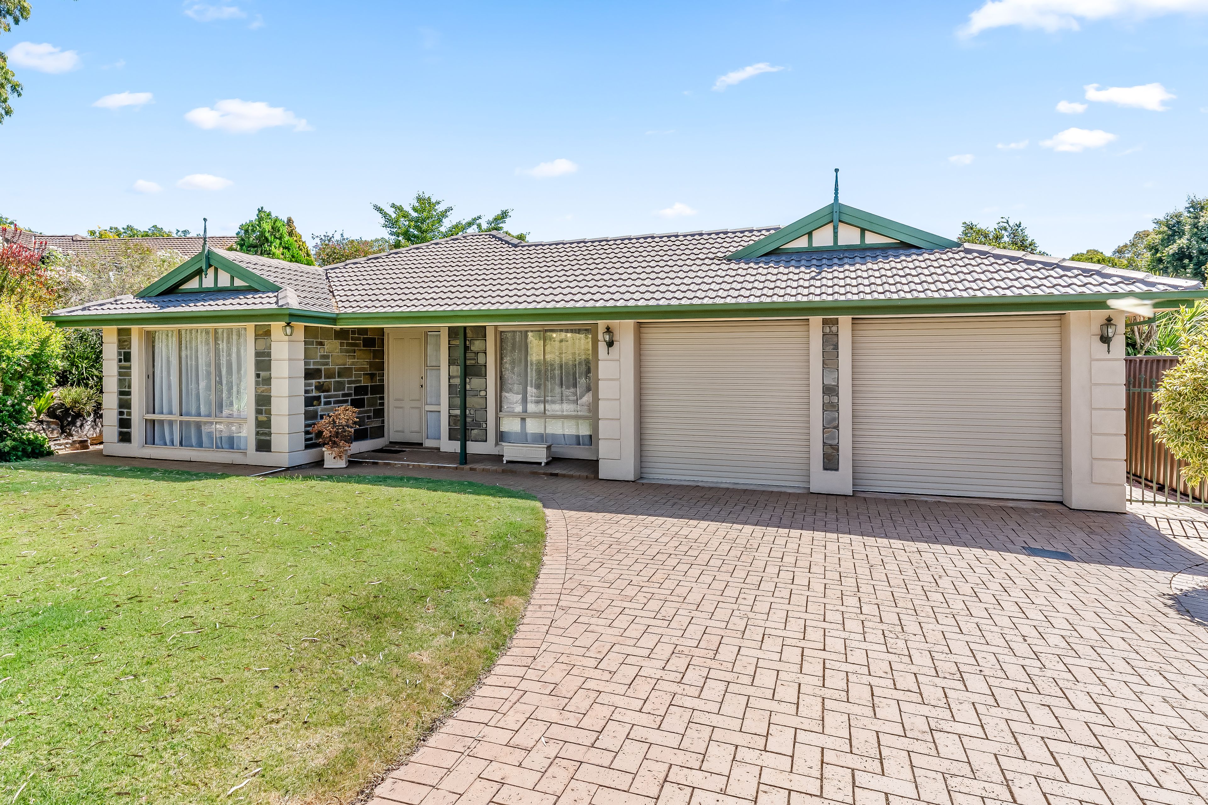 10 Mulberry Grove, Aberfoyle Park, SA 5159 - Sold House - Ray White ...