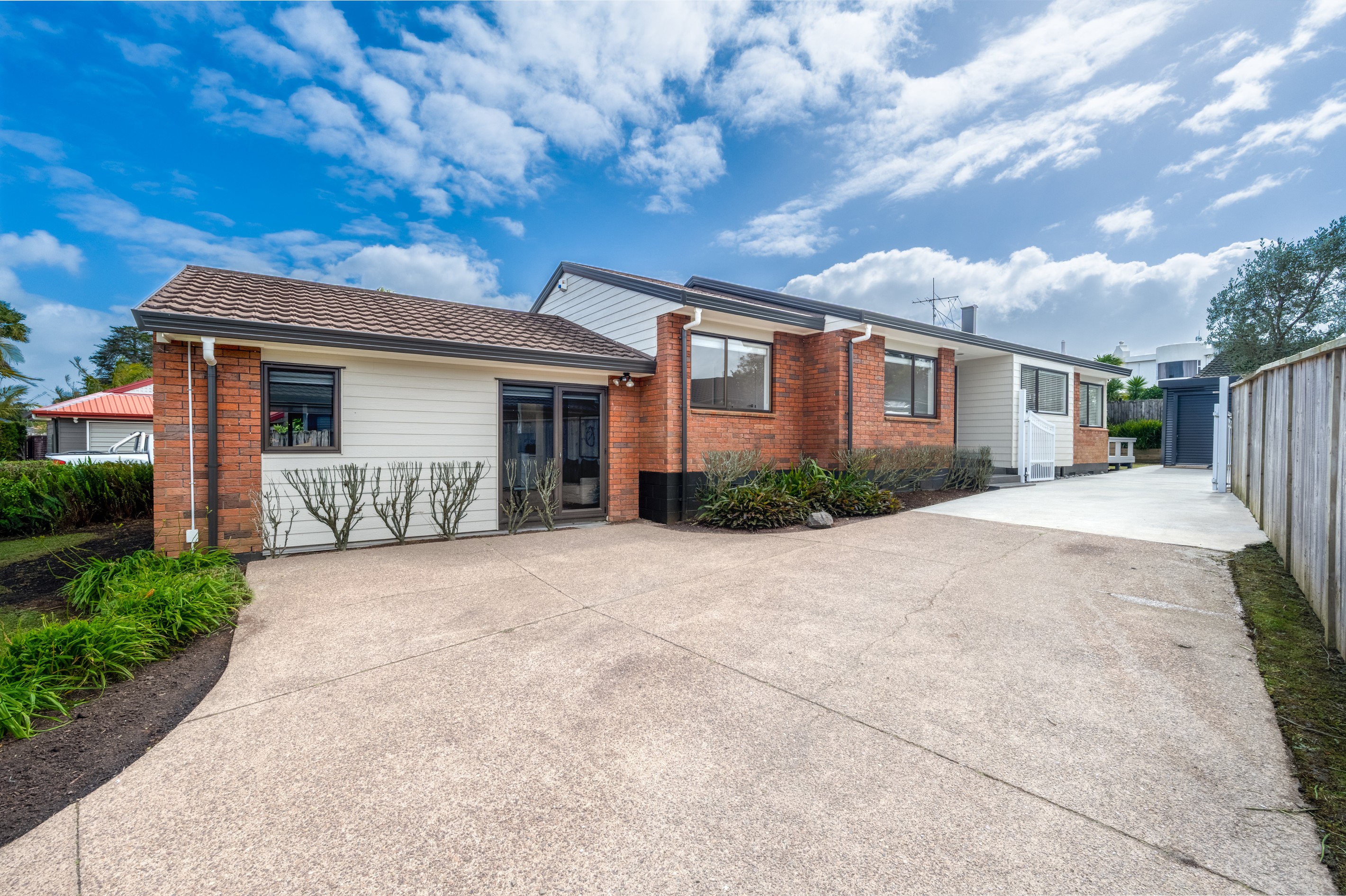 7 Pinewood Grove, Botany Downs, Manukau City
