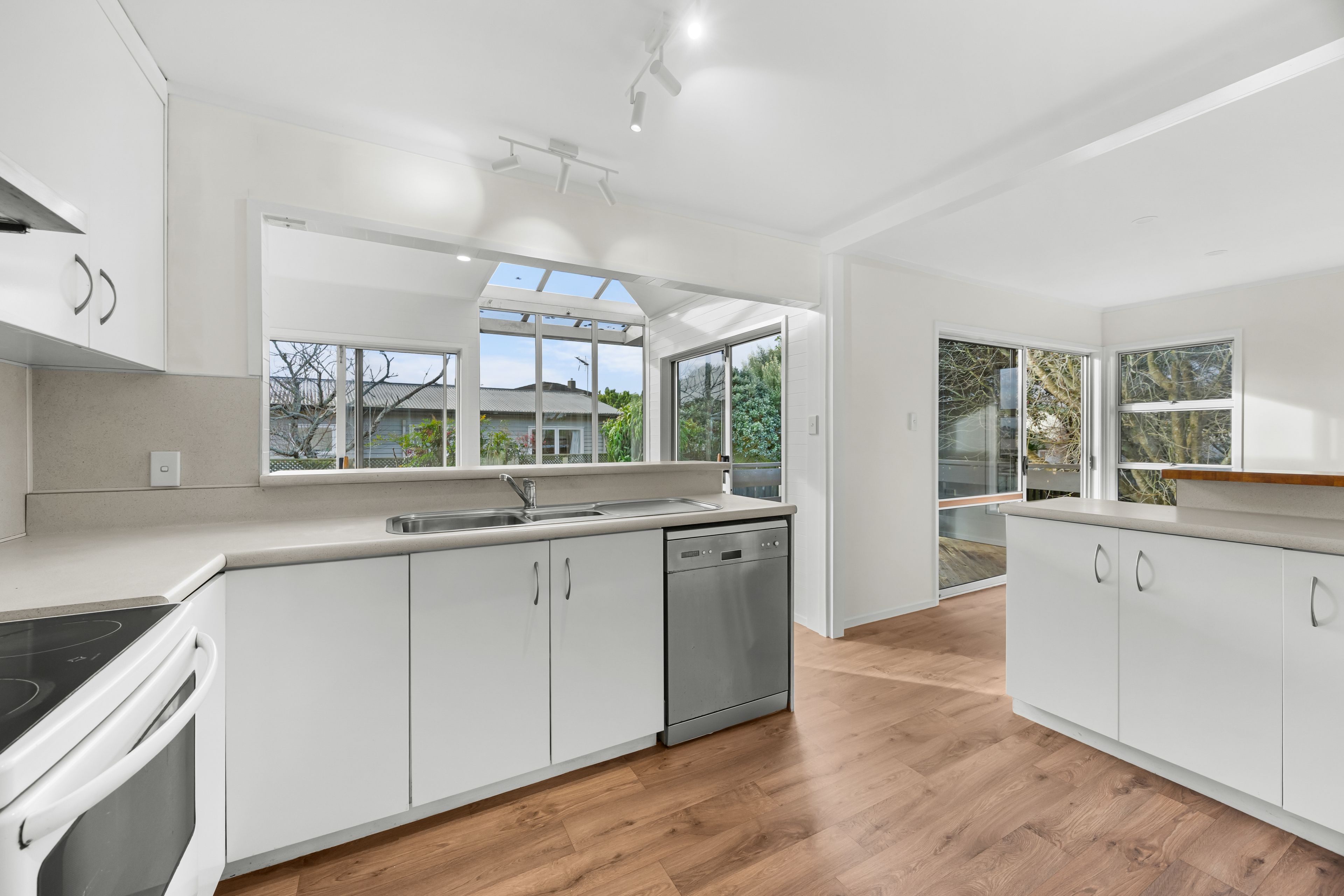 96 Reeves Road, Pakuranga Heights, Manukau City