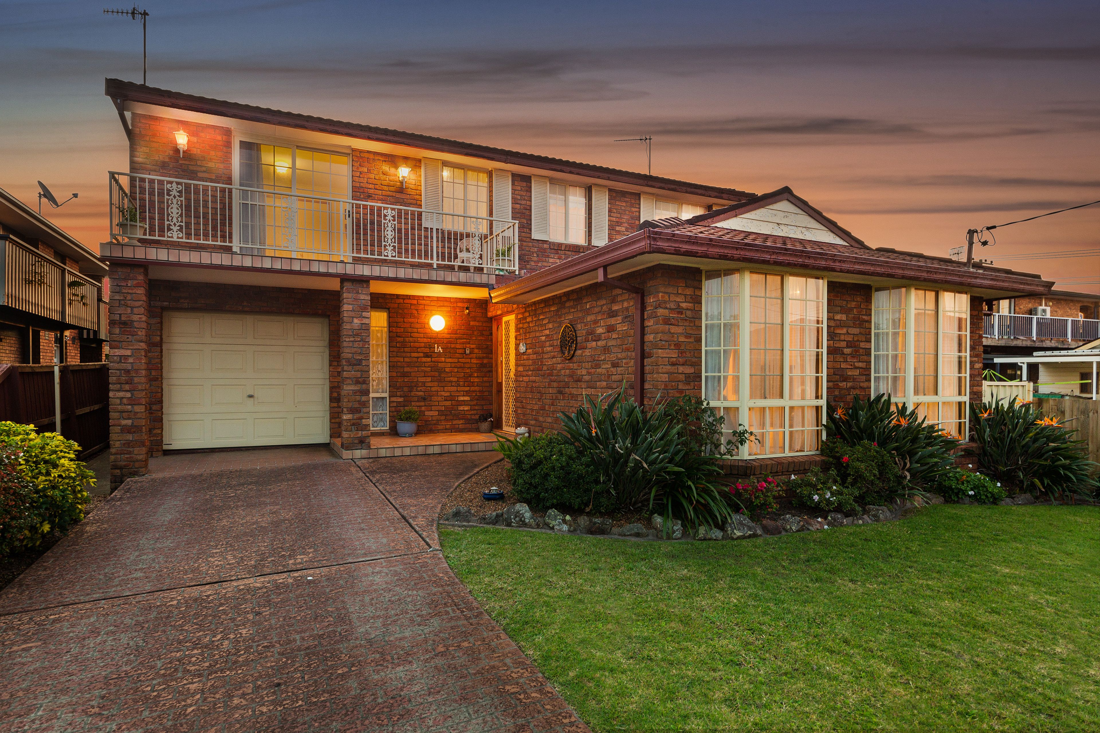 1a The Crescent, Blue Bay NSW 2261