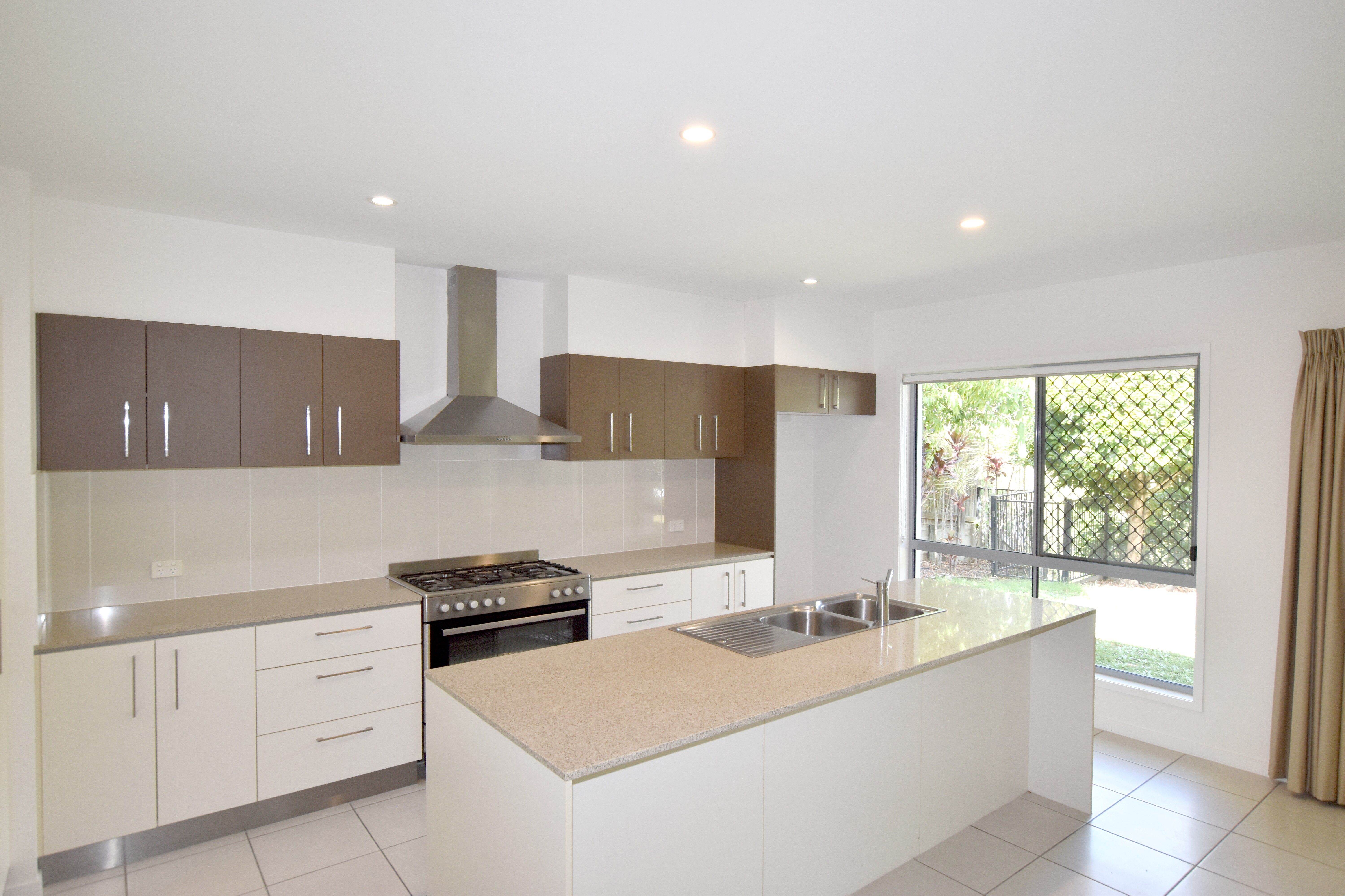 26 Orchard Drive, Kirkwood, QLD 4680