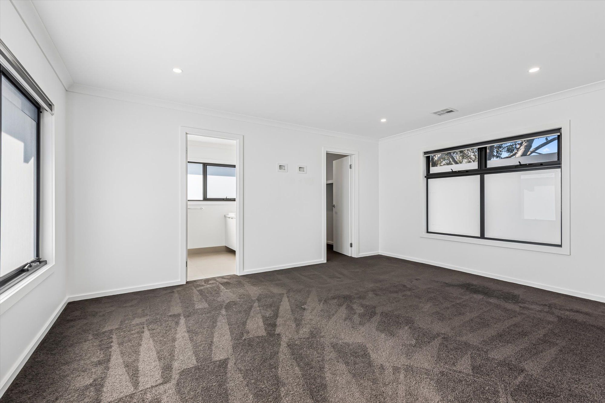 2/3 Nerissa Street — photo 4 of 6