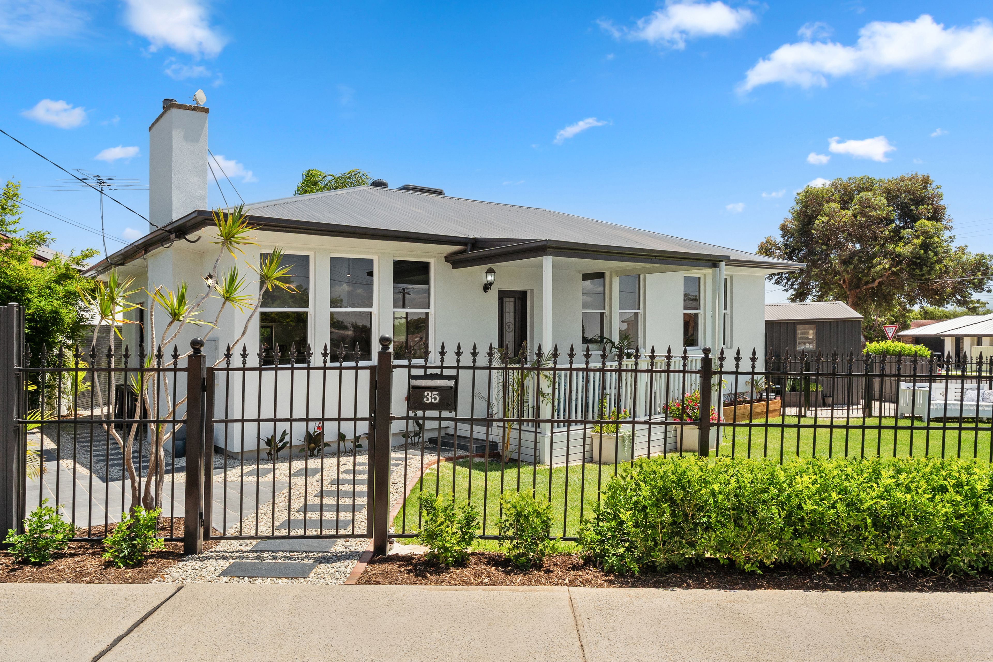 35 Russell Avenue, Seacombe Gardens, SA 5047