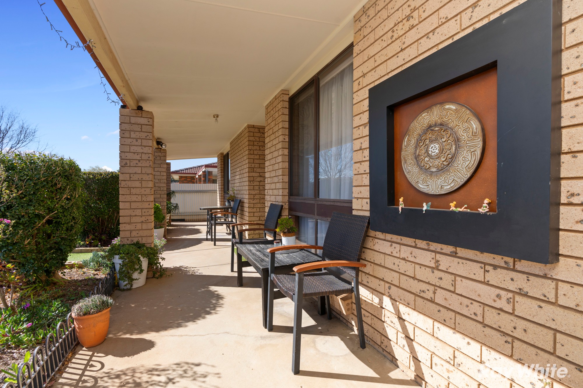 17 Warrambool Crescent, Glenfield Park, NSW 2650