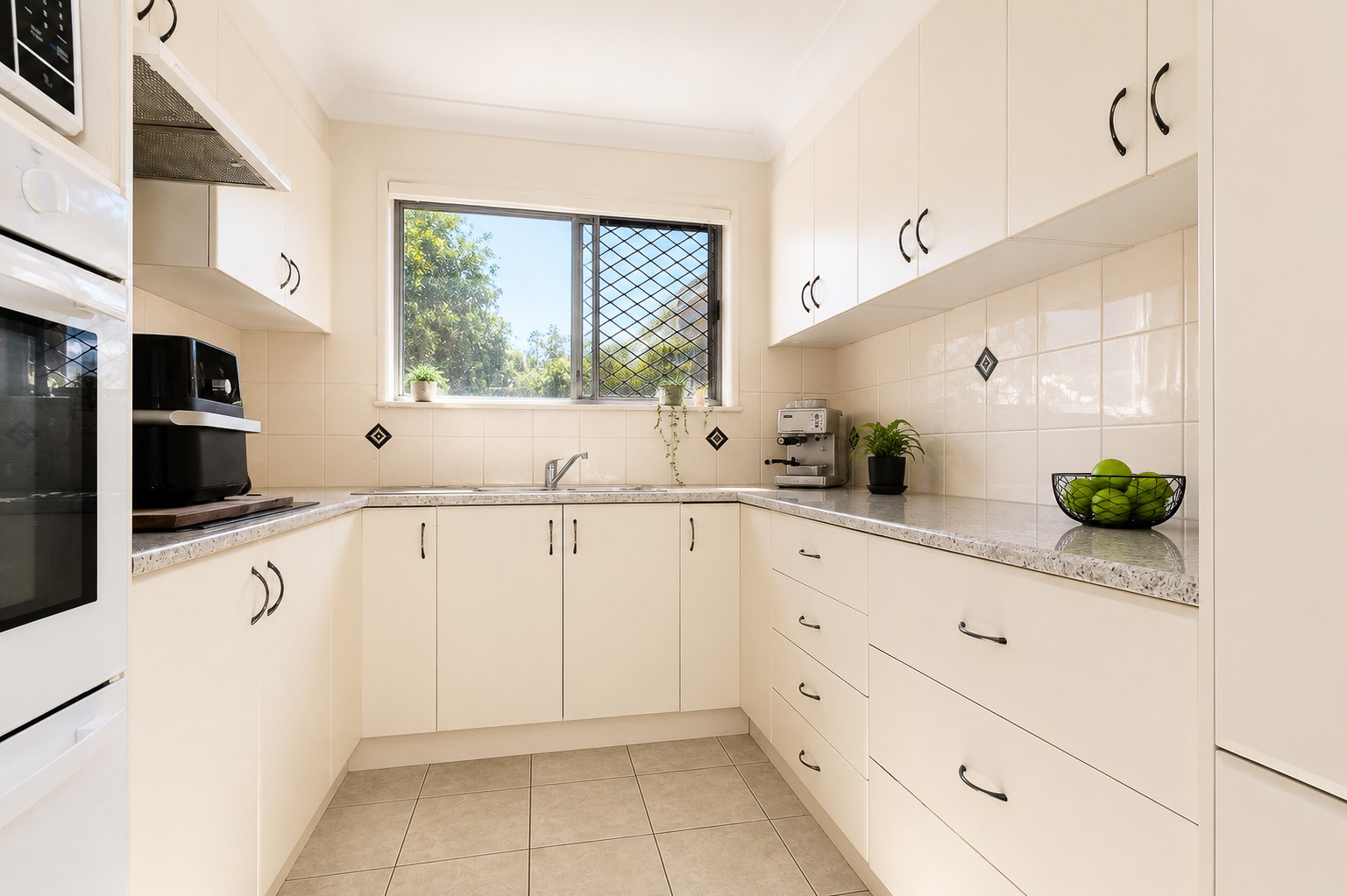 8 Ellwood Avenue, Warwick, QLD 4370