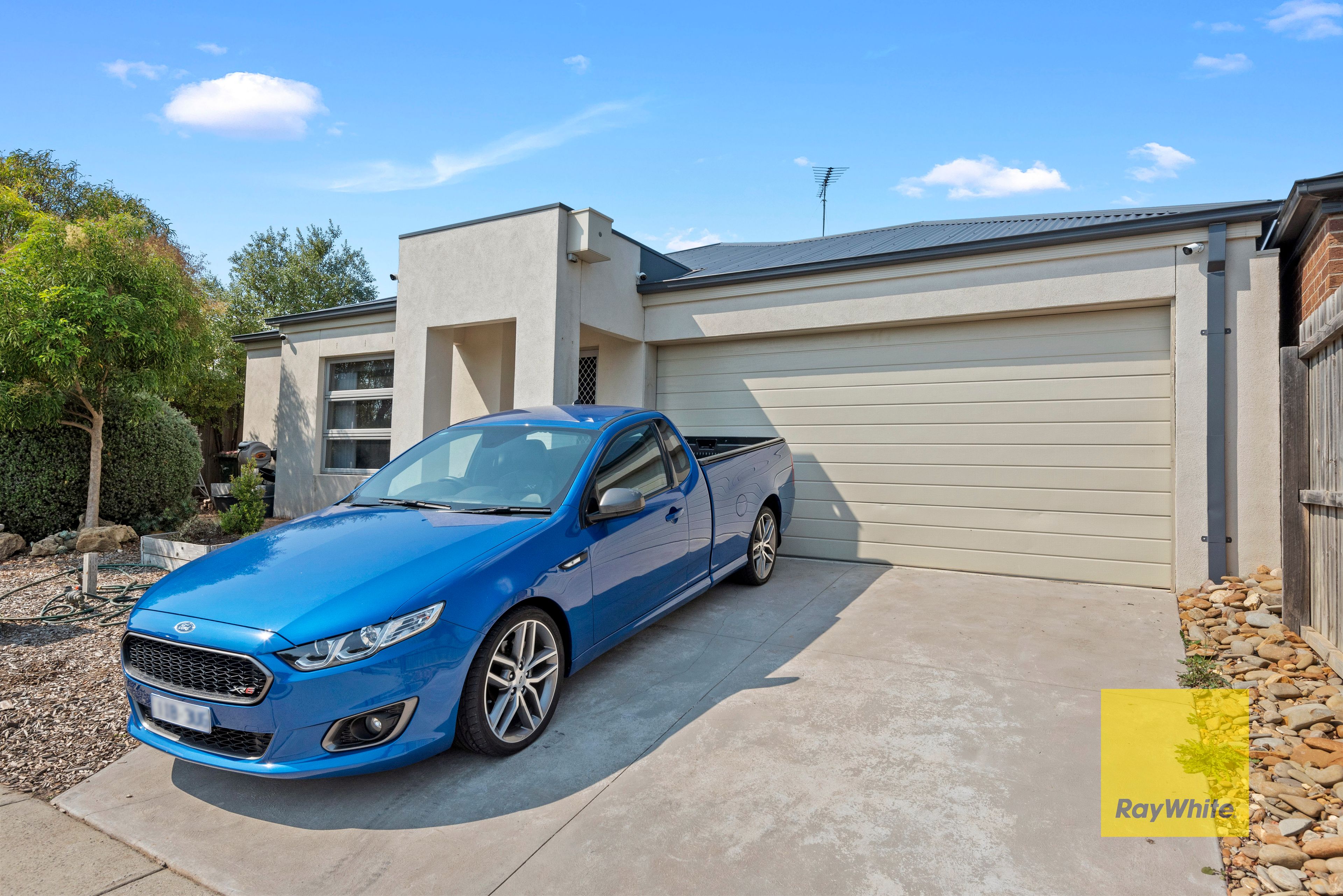 4 Yeoman Crescent, Leopold, VIC 3224
