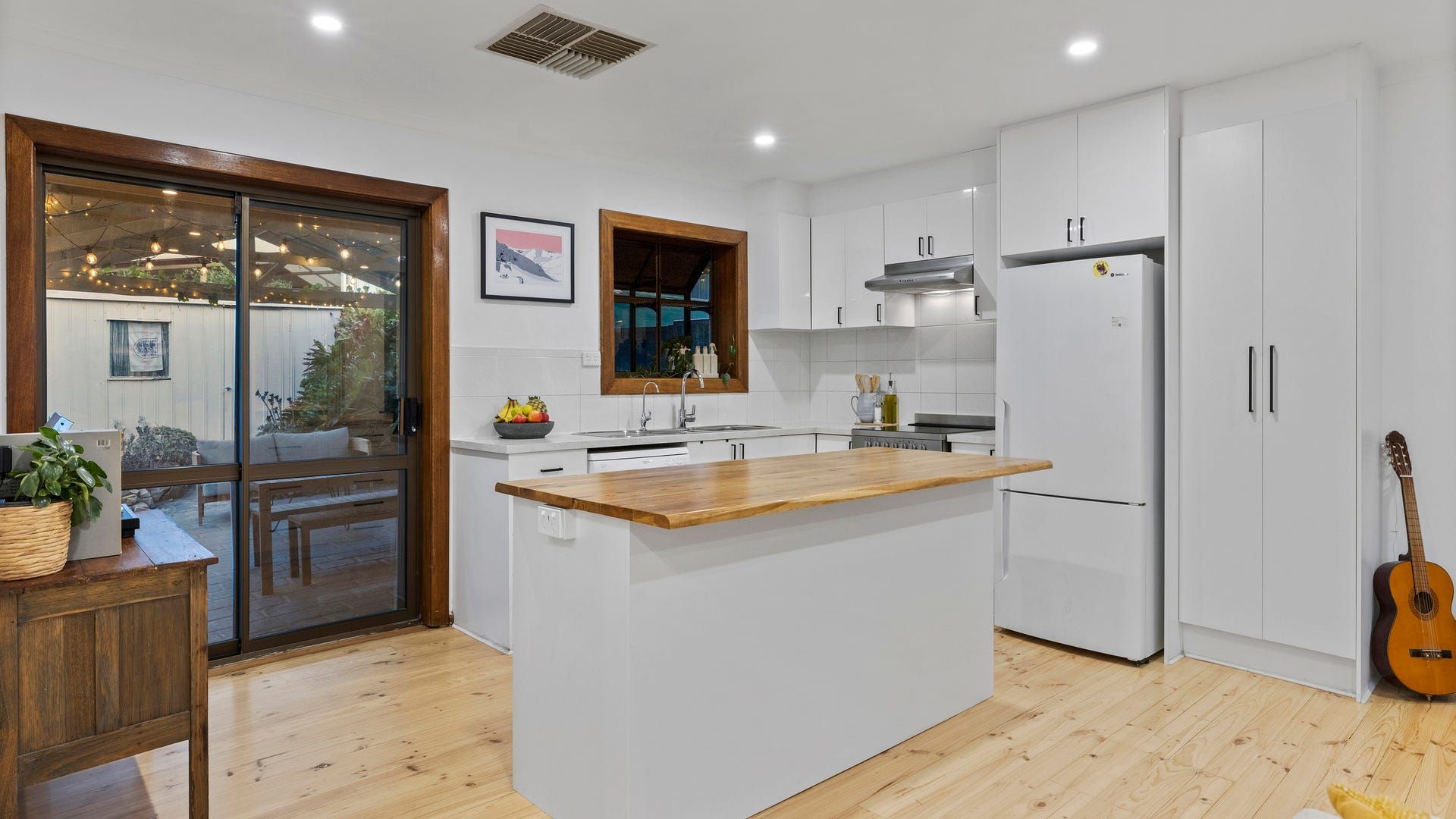 6 Naomi Avenue — photo 8 of 20
