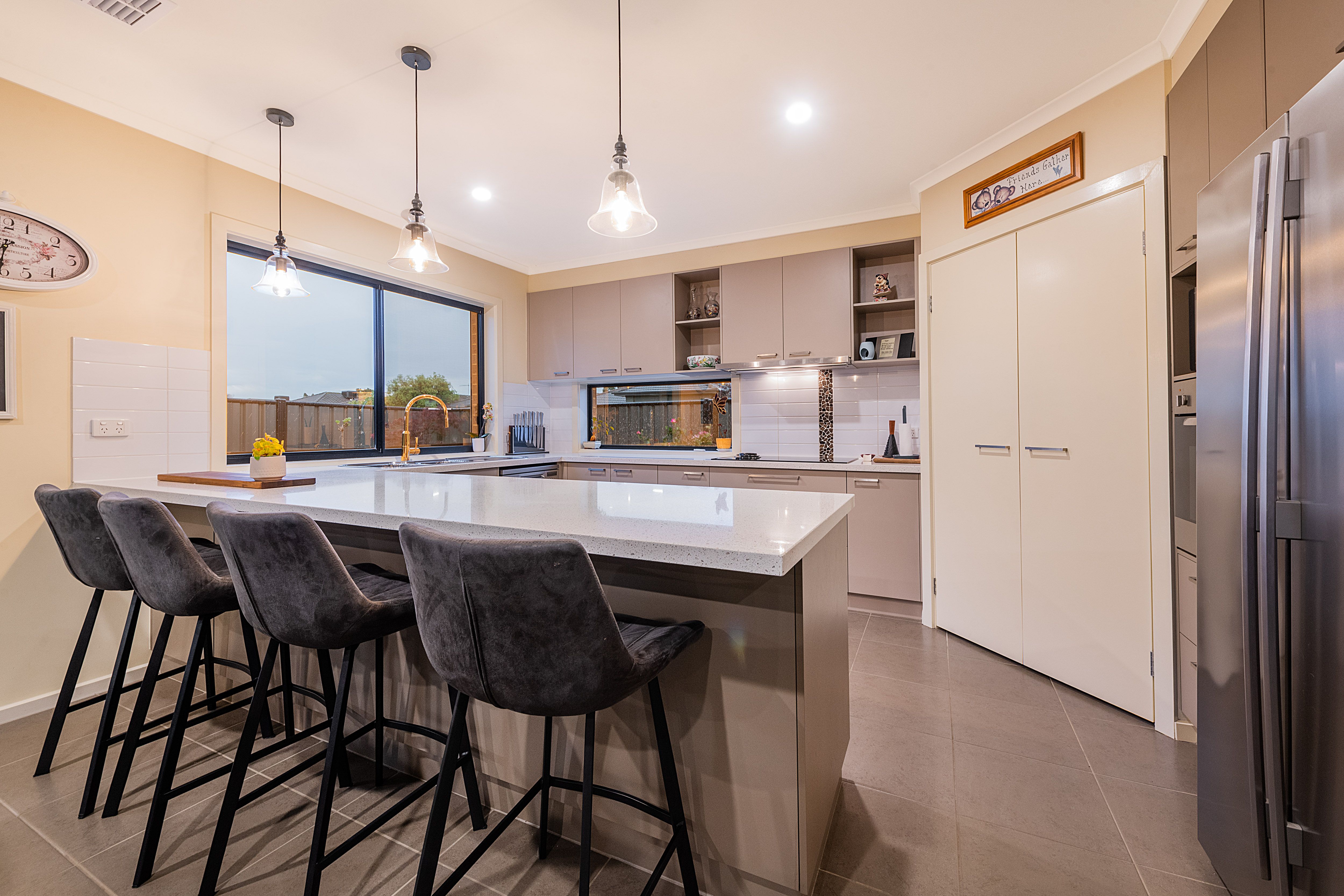 34 Connewara Crescent, Clyde North VIC 3978