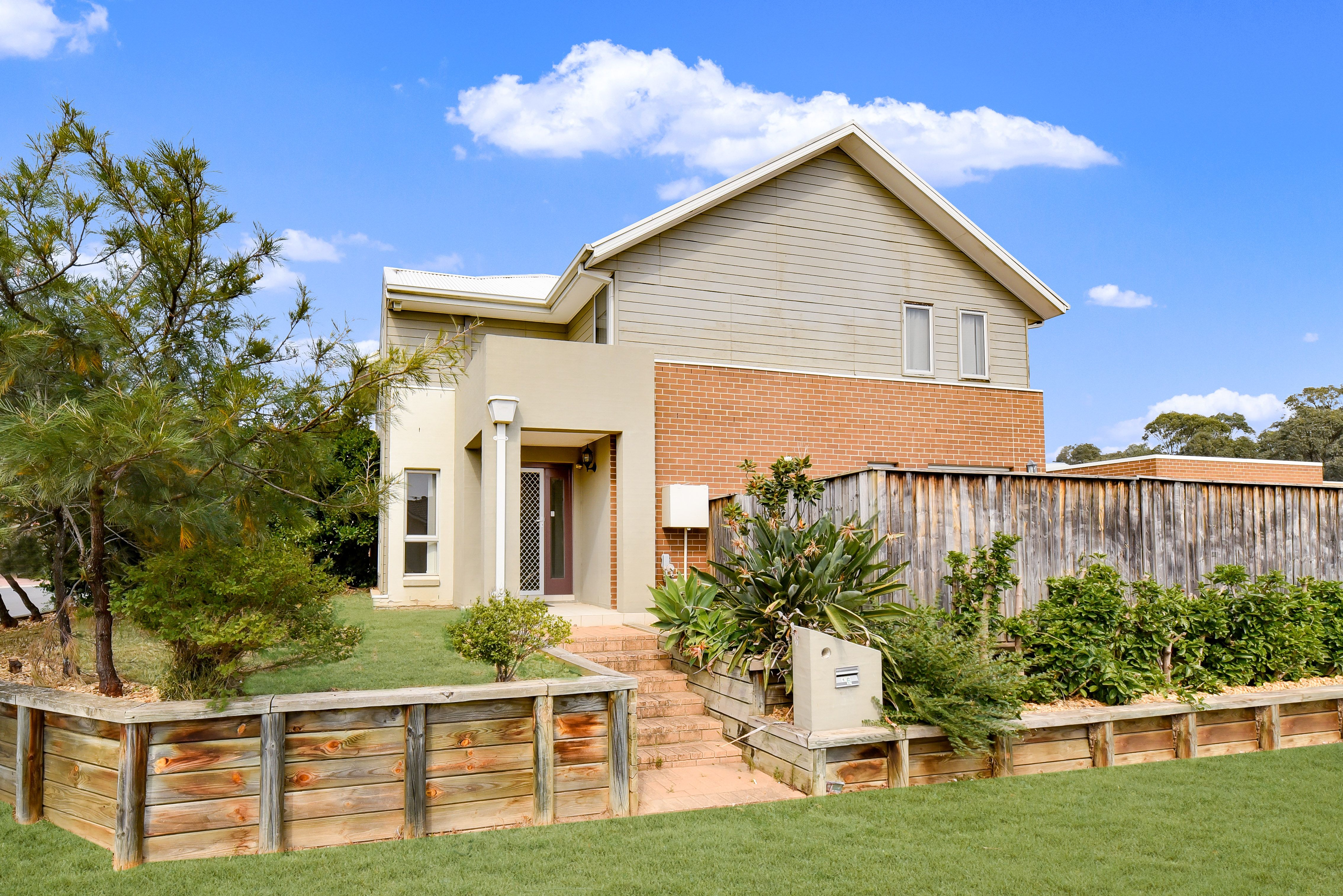 16 St Simon Close