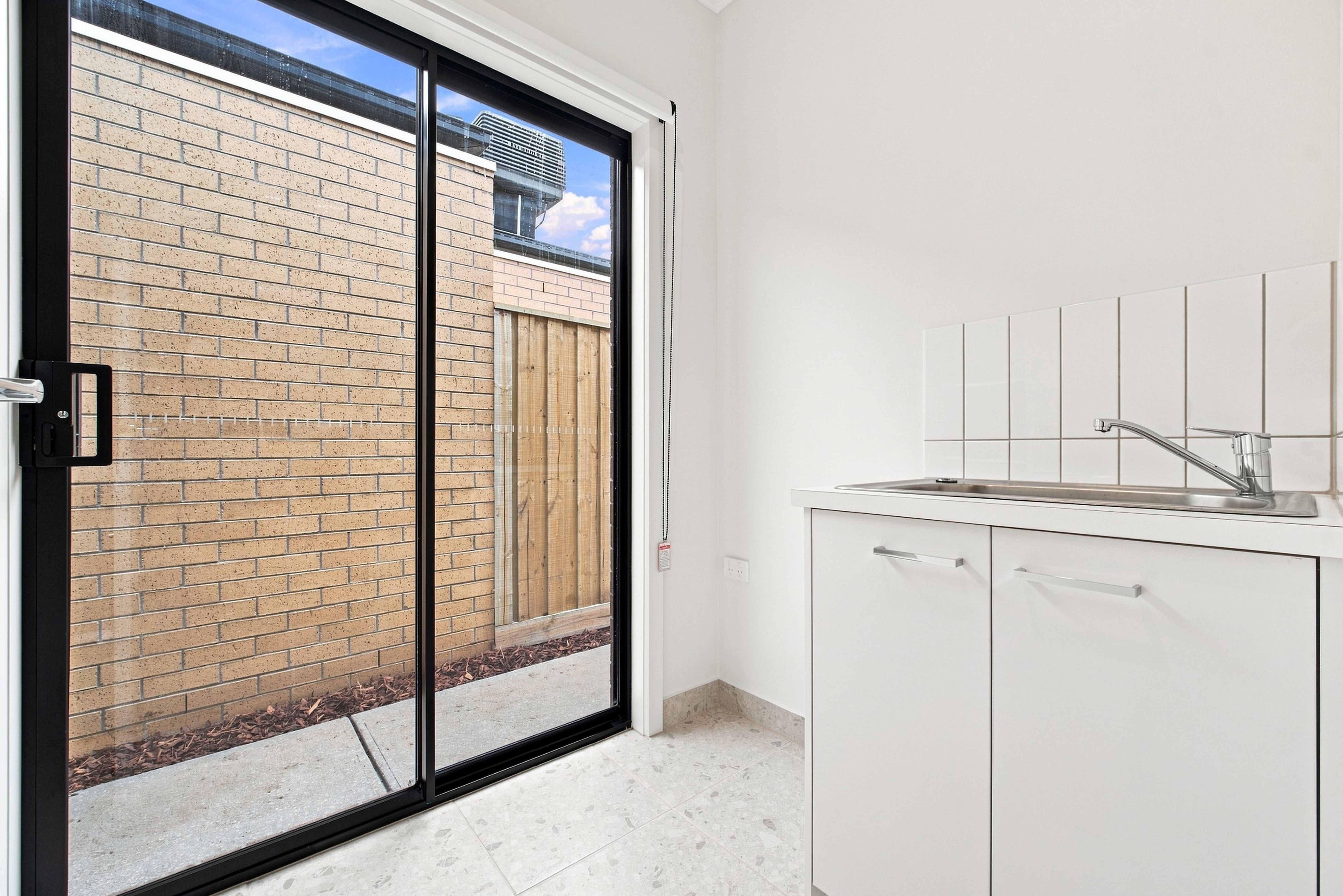 5 Castlecove Street — photo 15 of 22