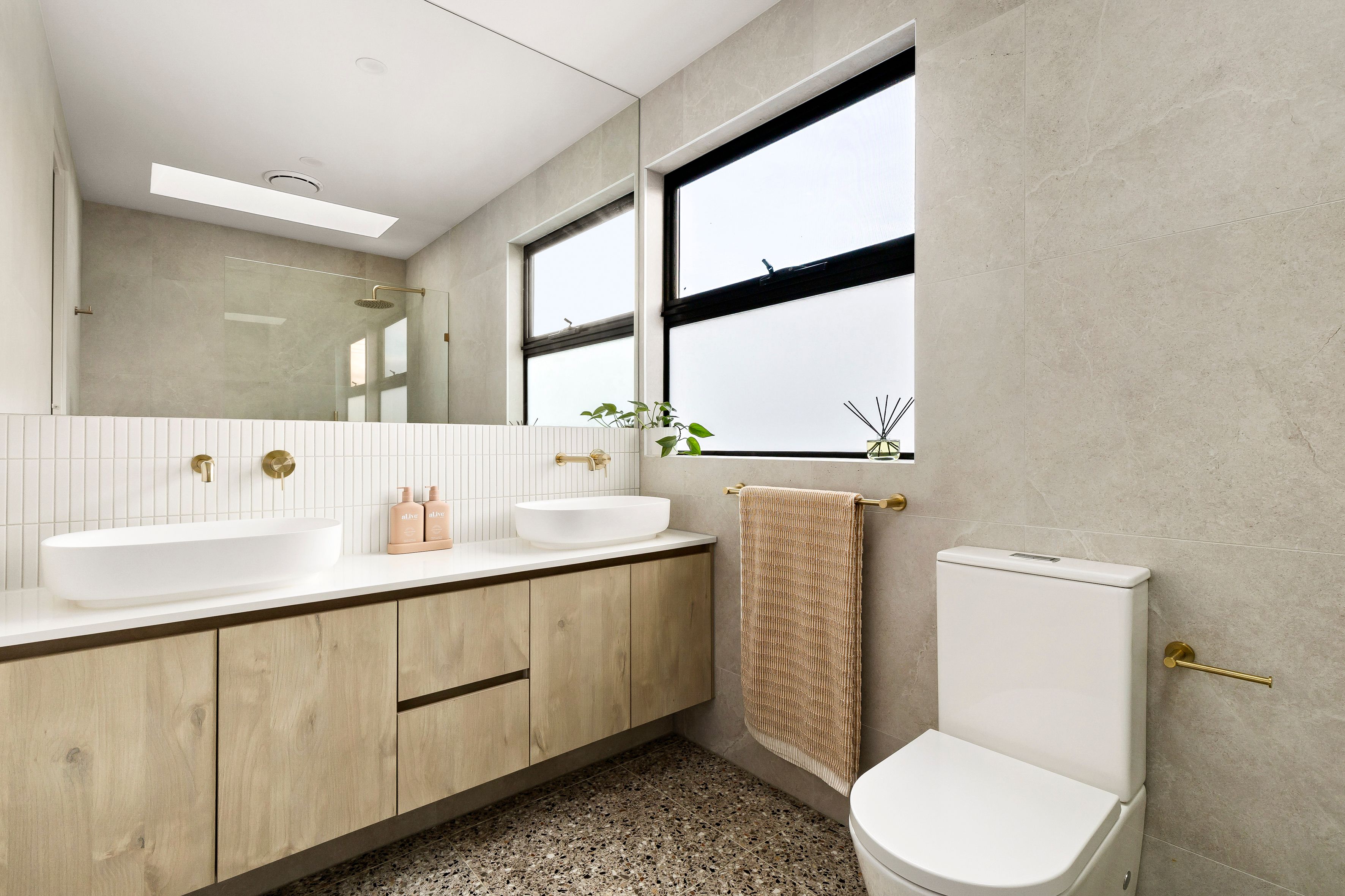 16 Kendall Street — photo 15 of 17