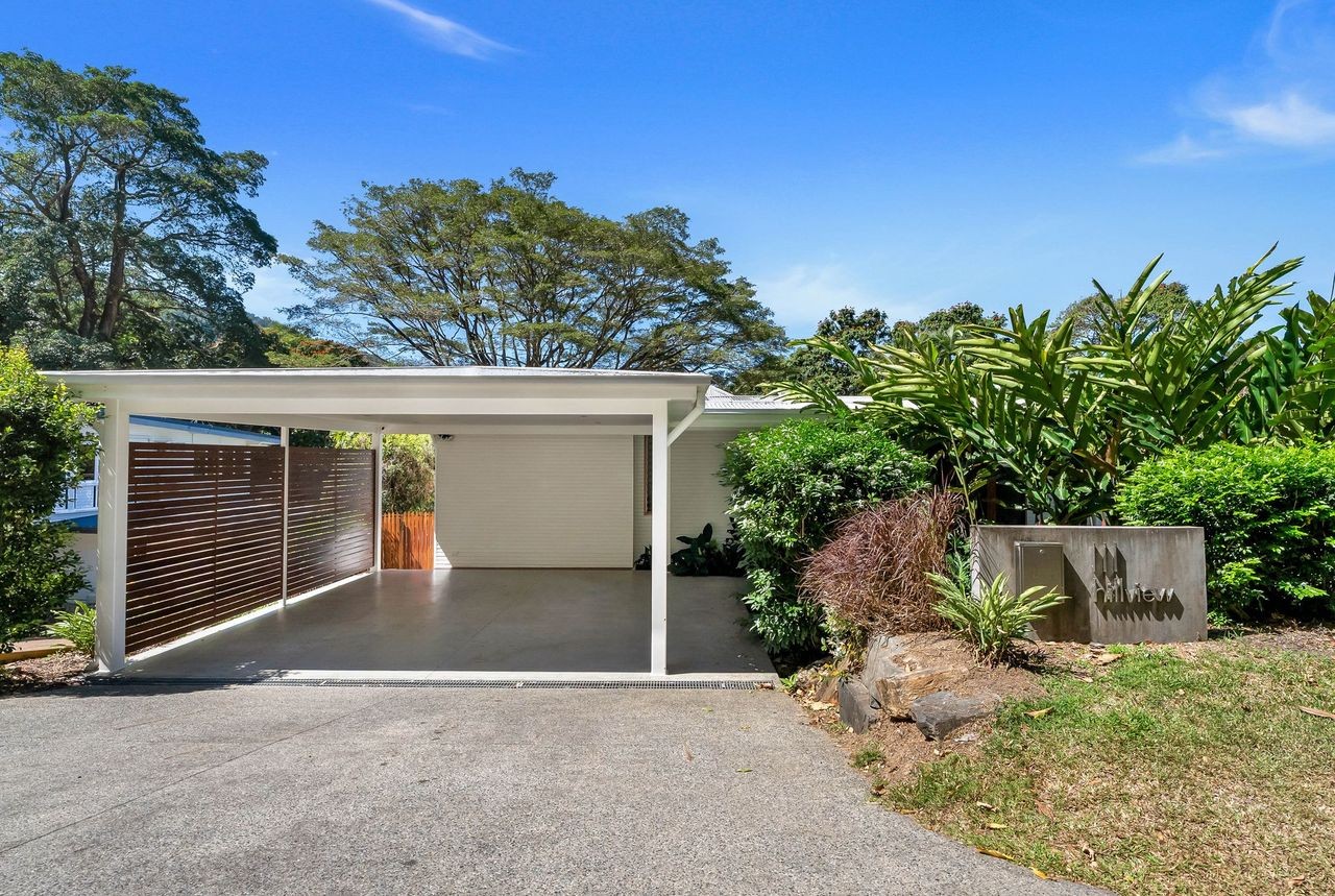 111 Hillview Crescent, Whitfield, QLD 4870