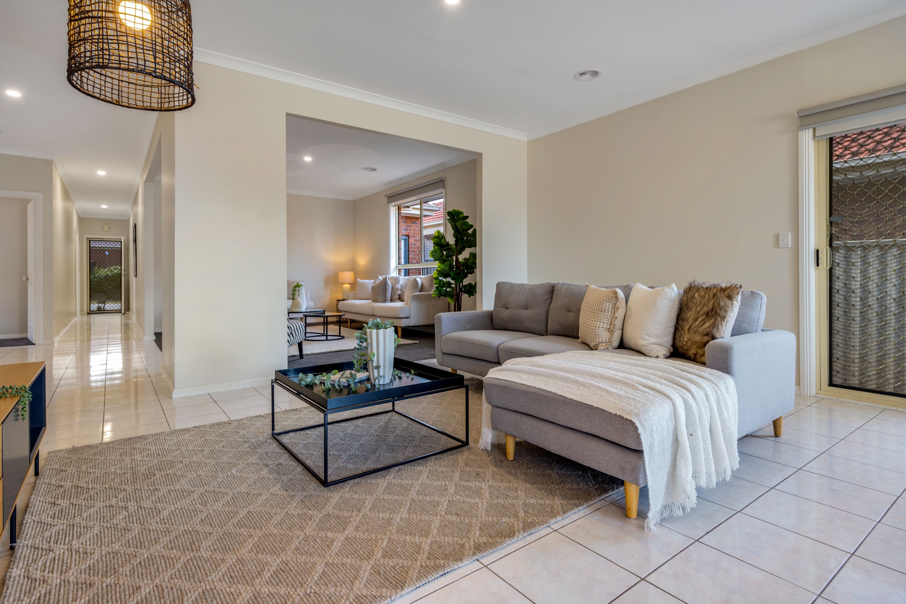 42 Woodlea Crescent, Craigieburn VIC 3064