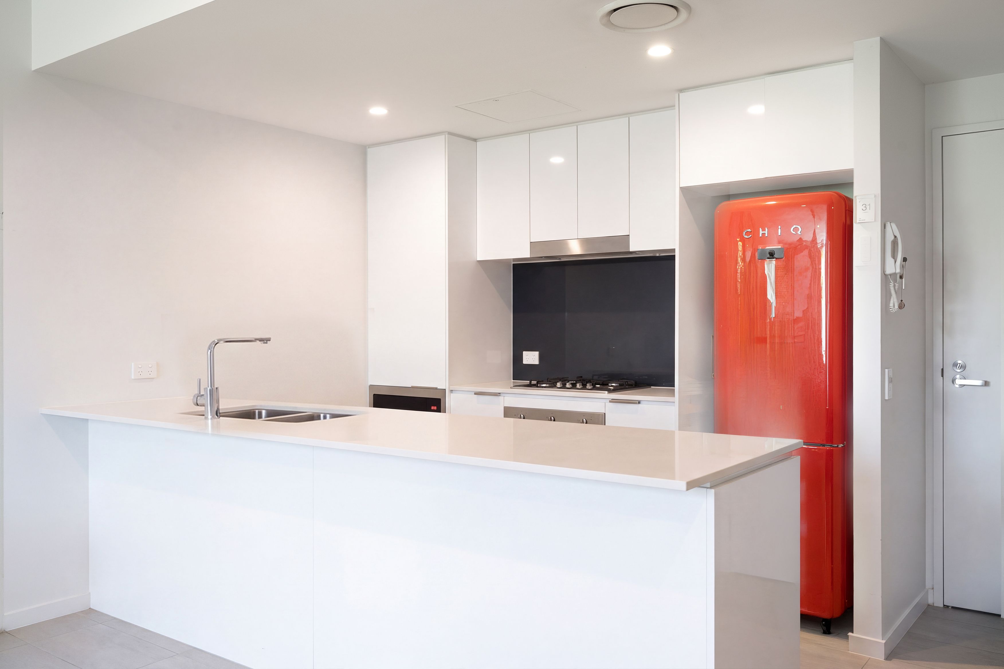 302/977 Ann Street — photo from Ray White New Farm