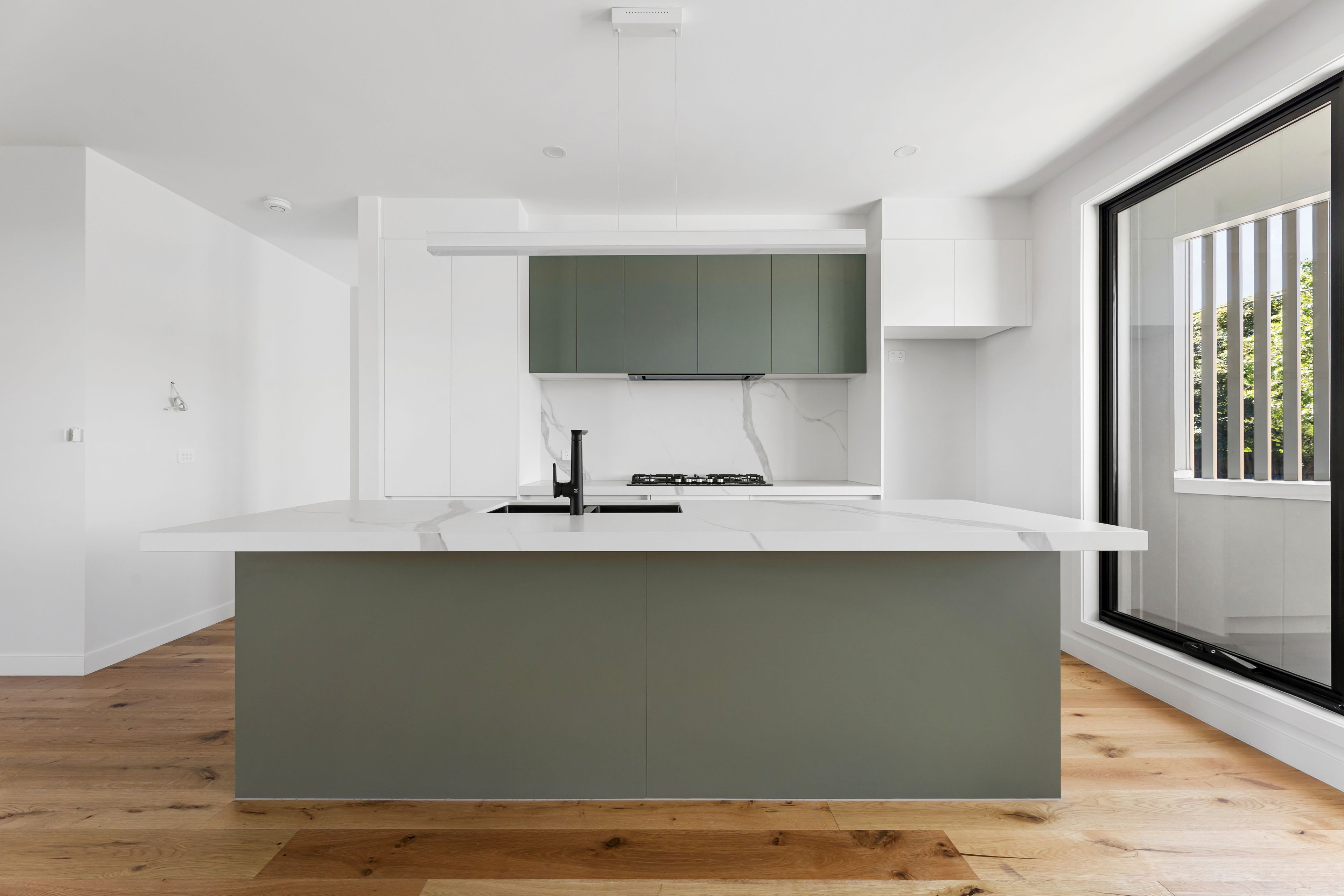 2/22 Dorrington Avenue — photo 3 of 11