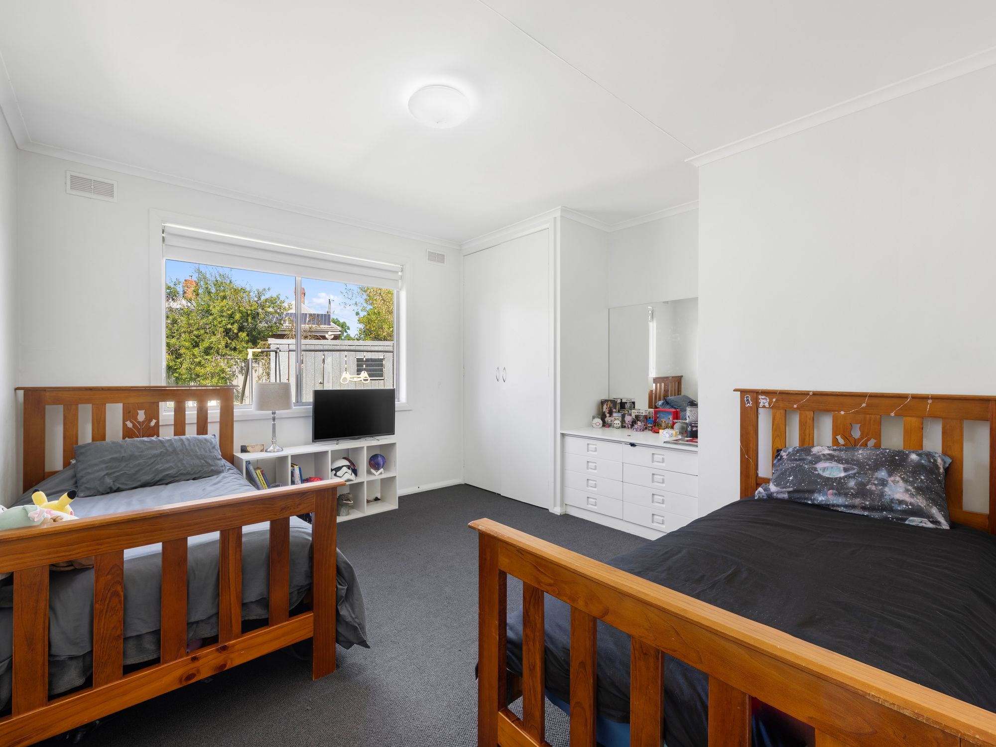 27 Helms Court — photo 11 of 13