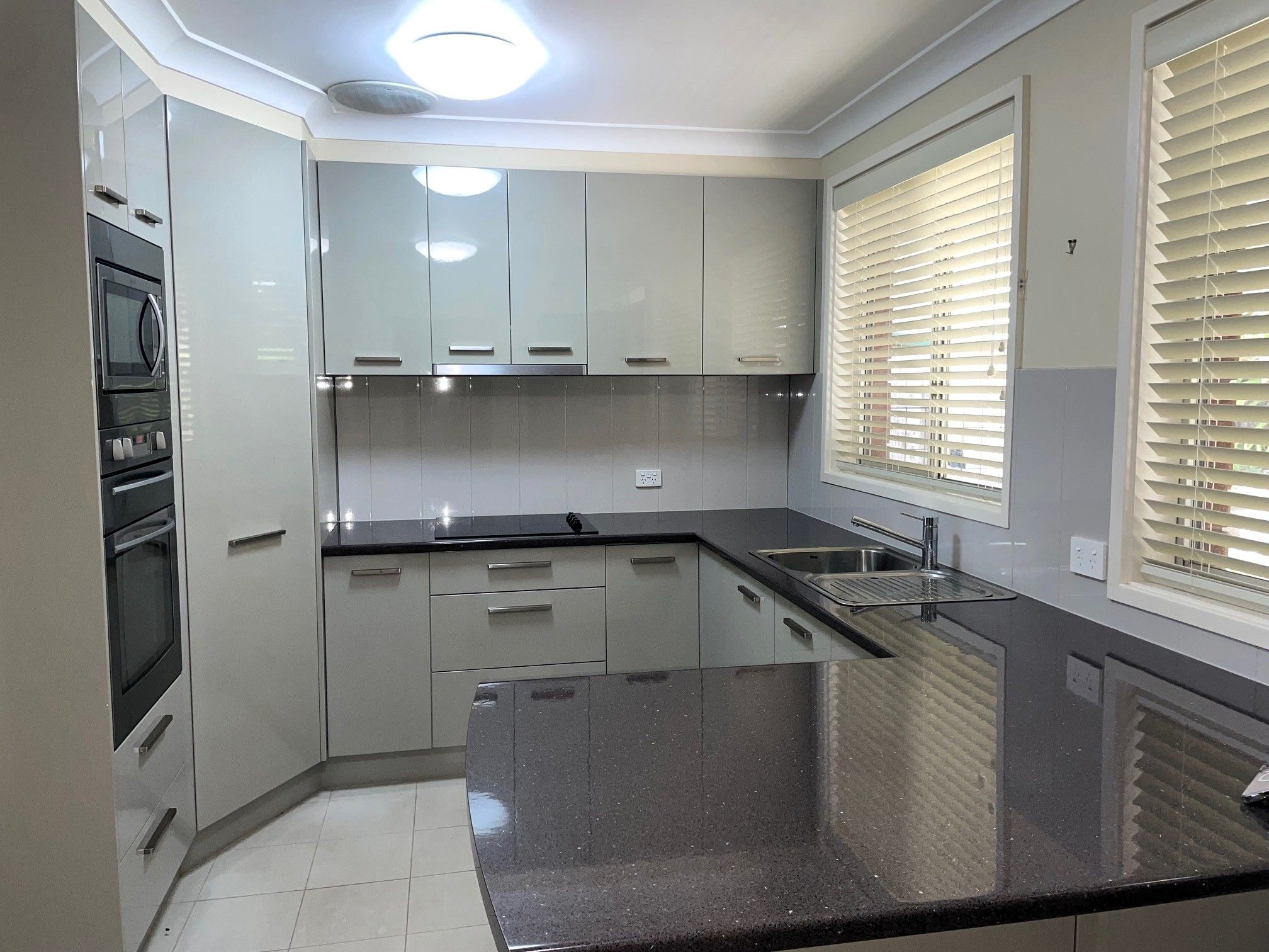 8 The Crescent, Helensburgh, NSW 2508