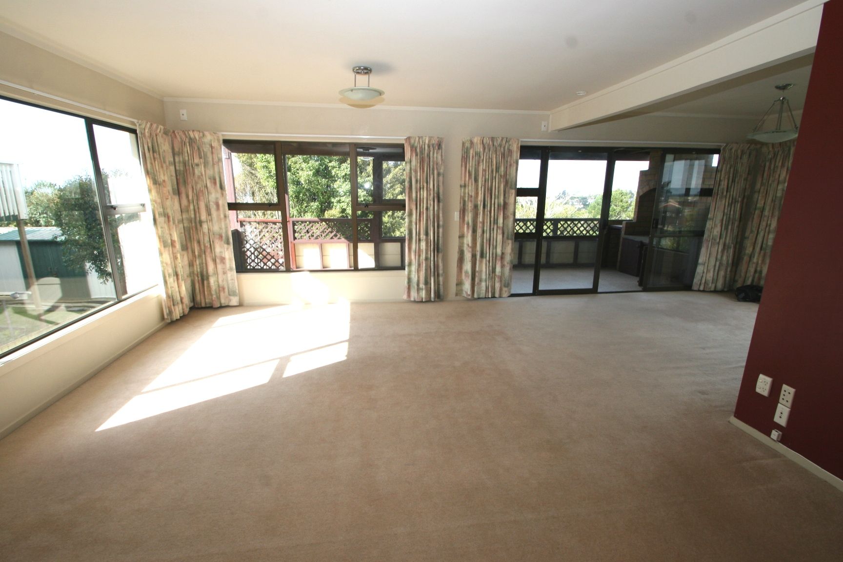 713 East Coast Road, Browns Bay, North Shore City