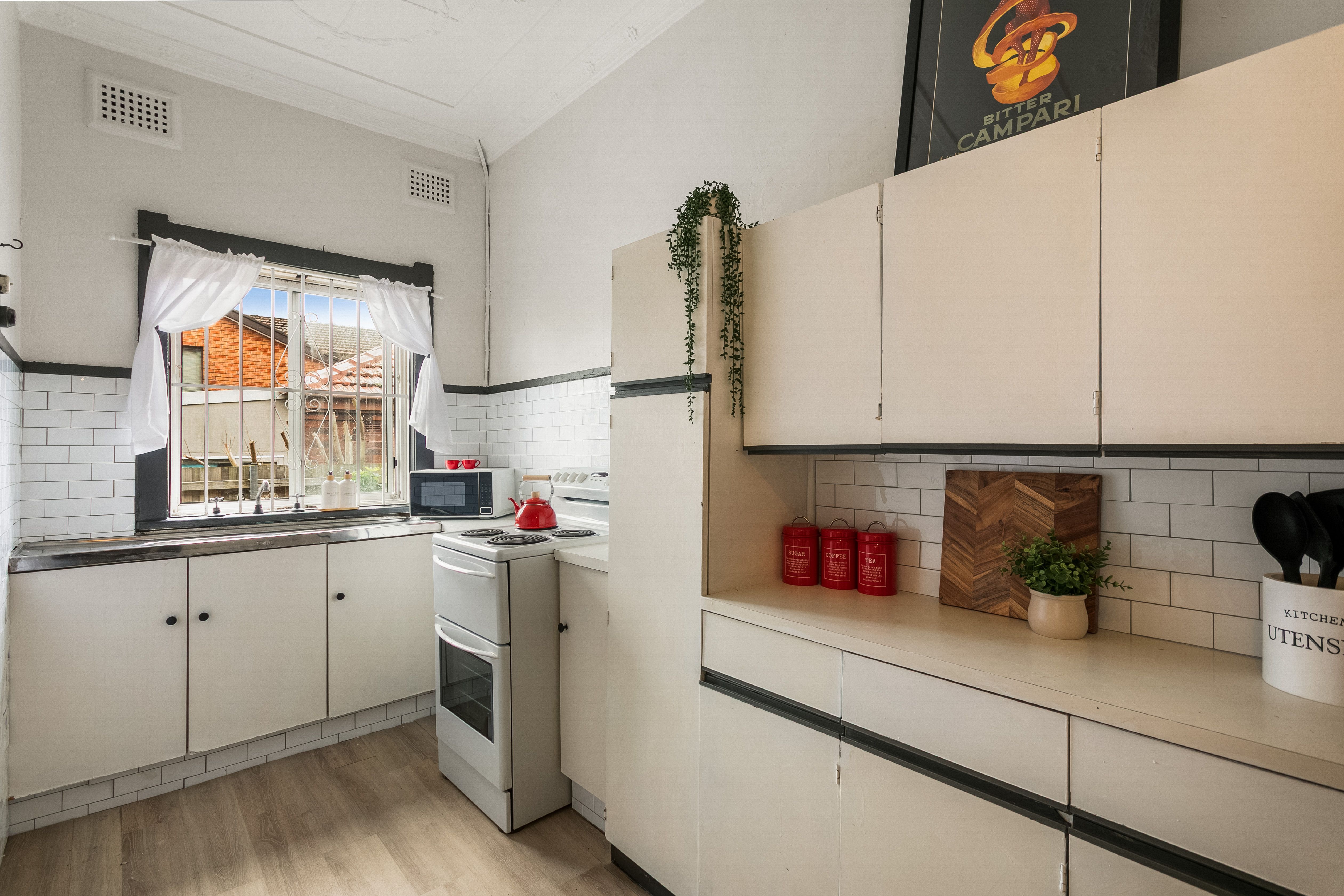35 Apsley Avenue — photo 5 of 12
