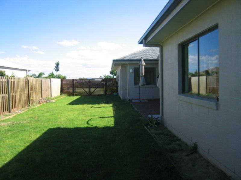 8 Twinlakes Drive, Murrumba Downs, QLD 4503