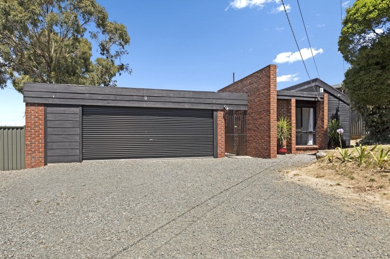 7-9 Hale Avenue, Mount Clear, VIC 3350