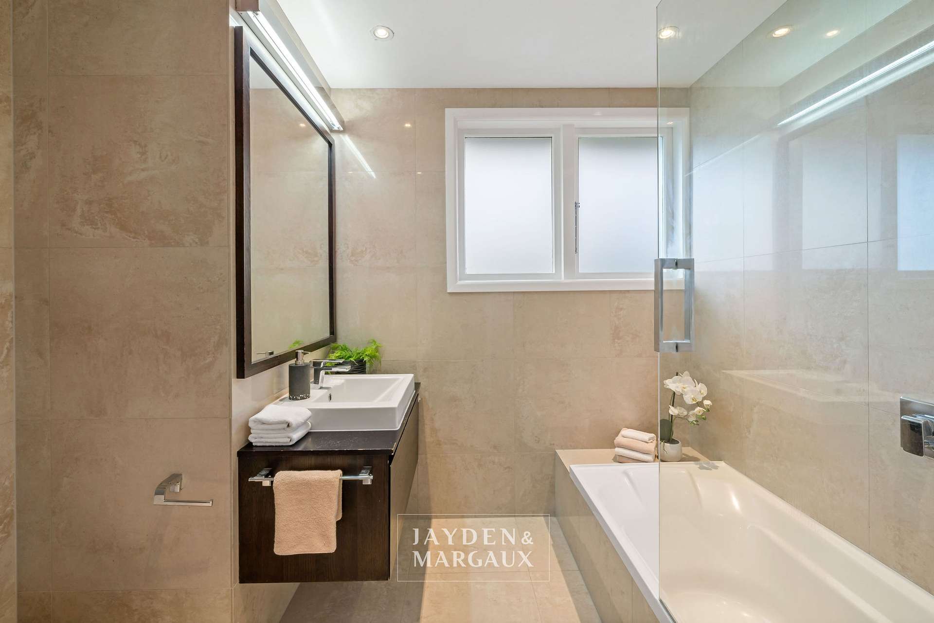 8 Peek Street photo 12