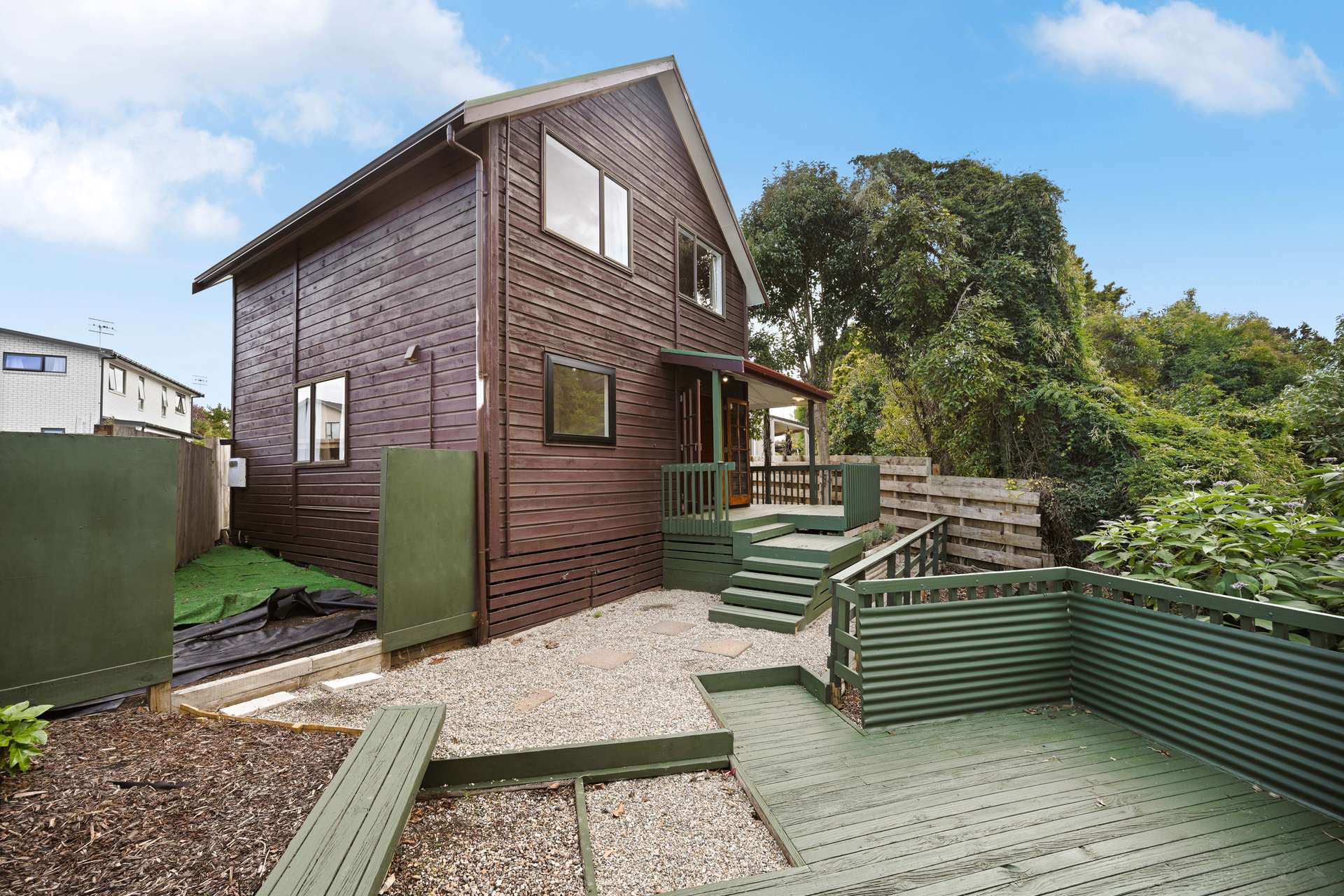 47b Winstone Avenue photo 0