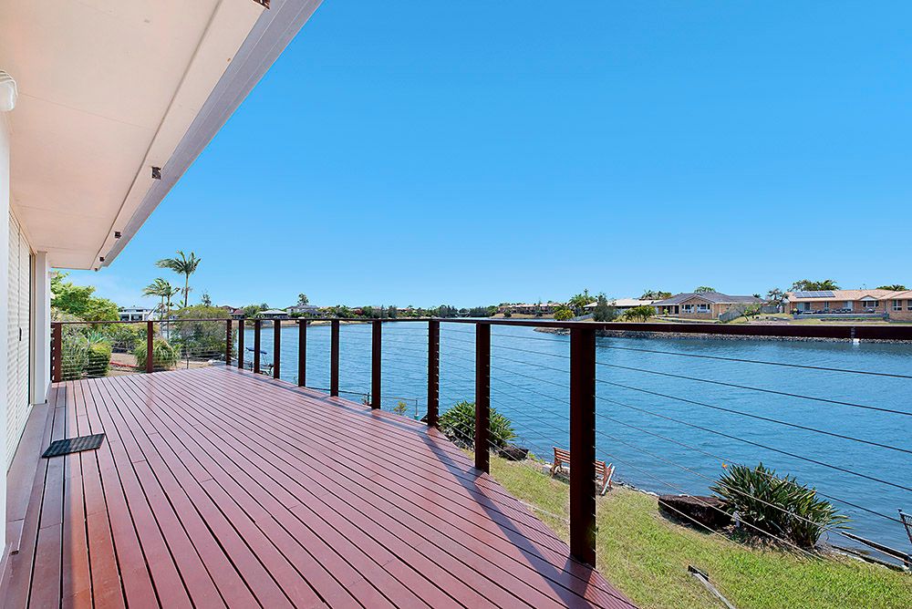 25 Southlake Drive, Varsity Lakes, QLD 4227