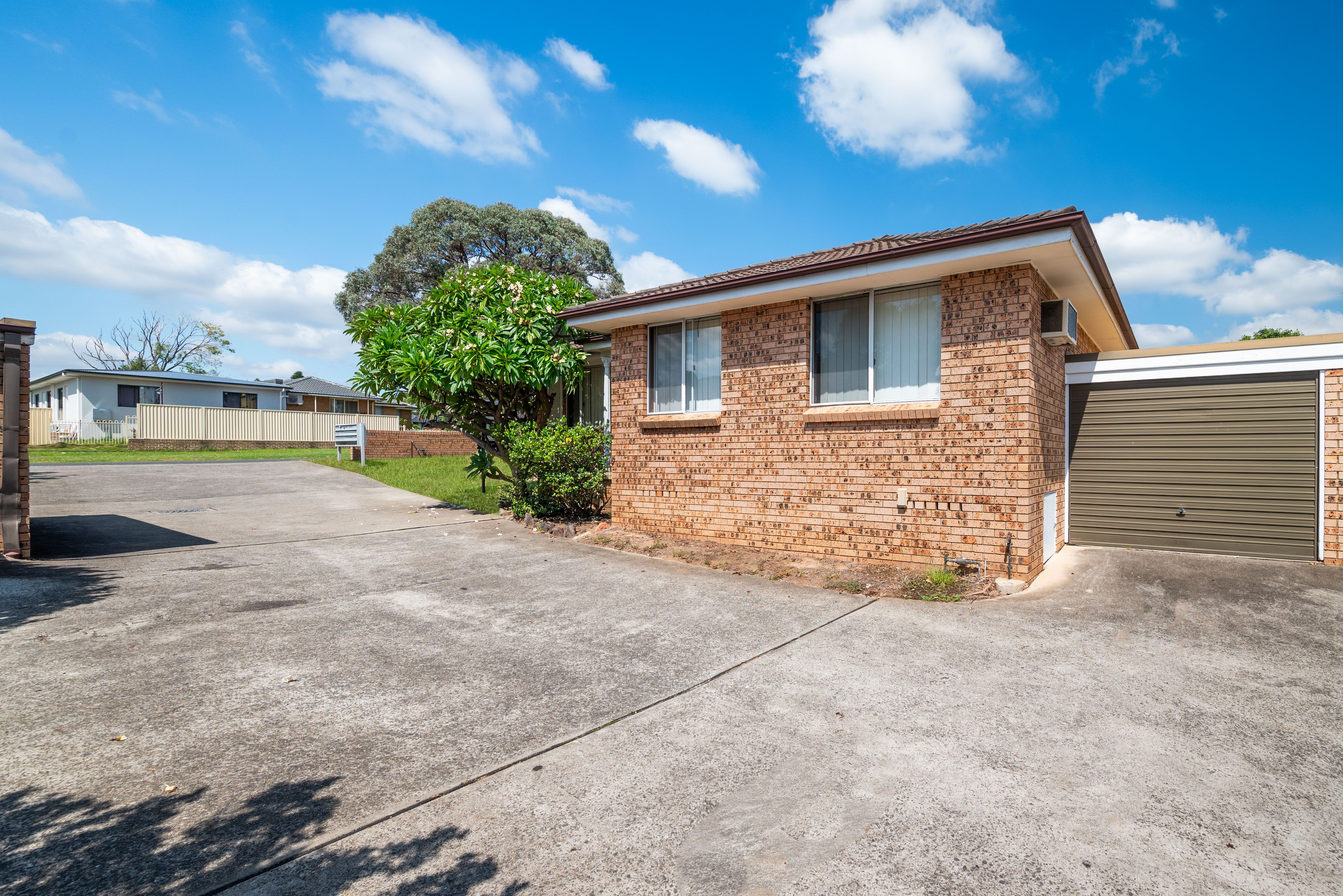 13/8 Bensley Road, Macquarie Fields, NSW 2564