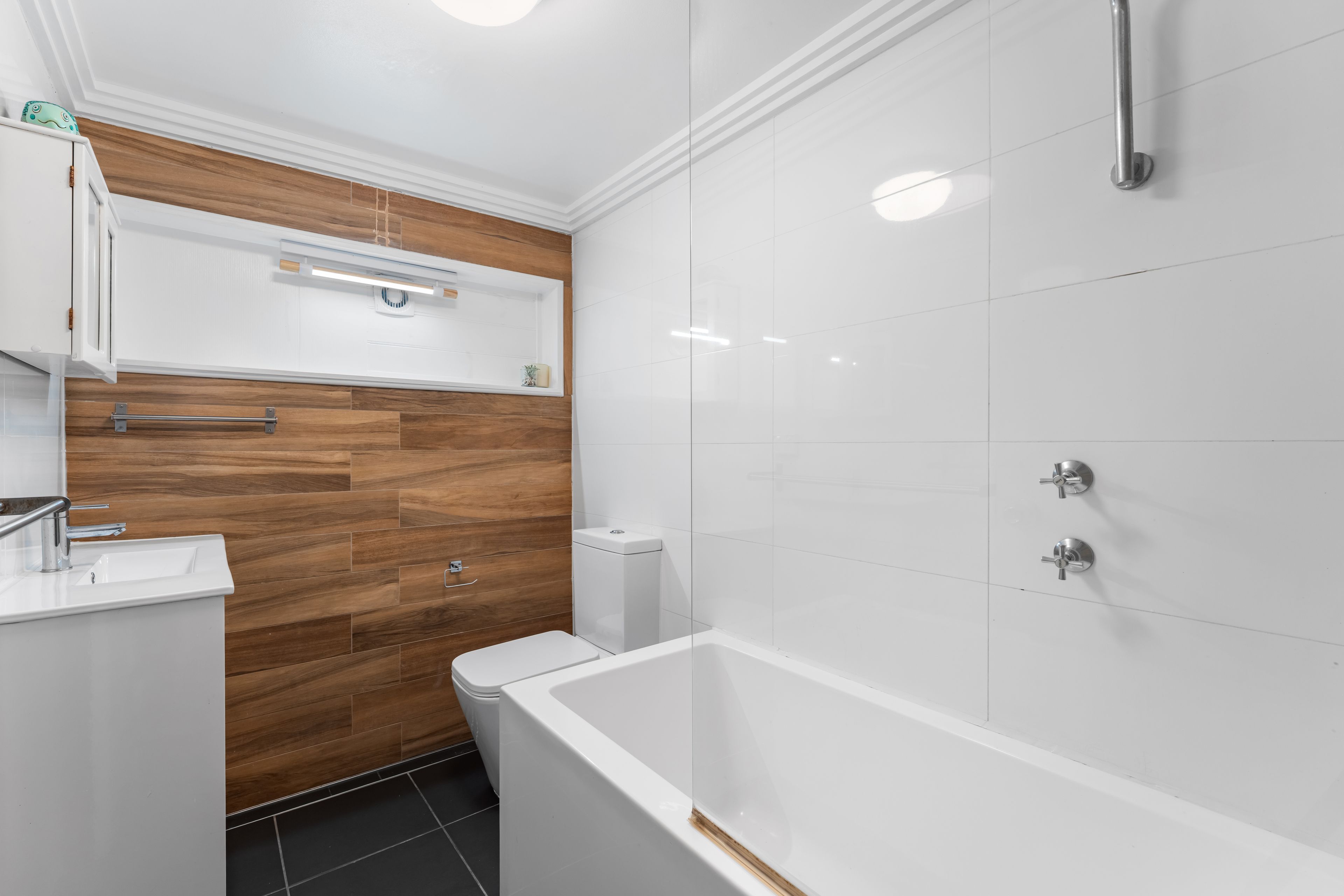 6 Lawrence Hargrave Drive — photo 12 of 25