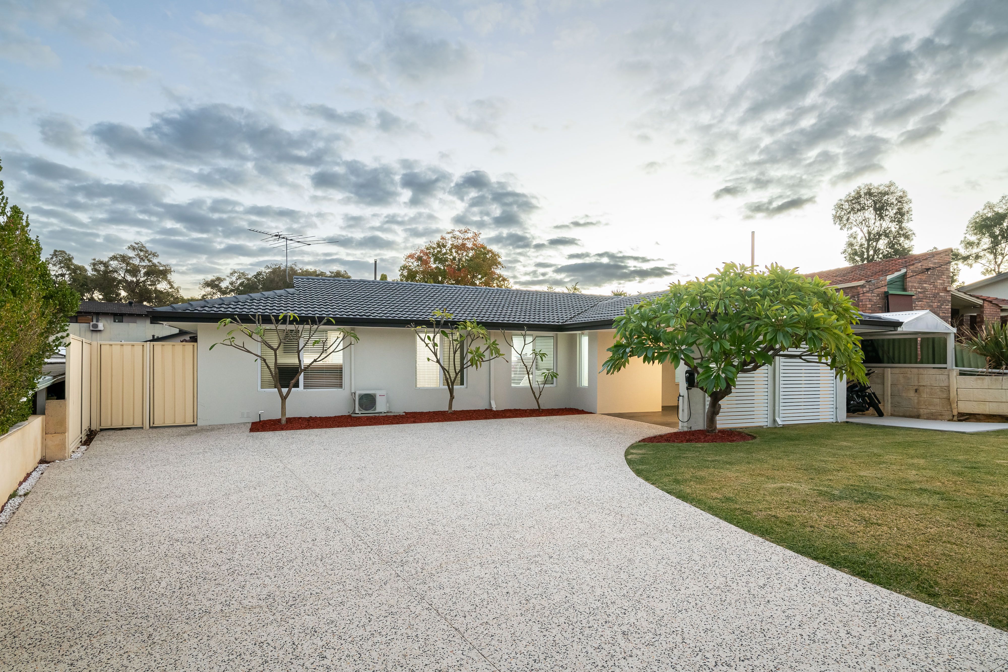 33 Felstead Crescent, Hamersley WA 6022
