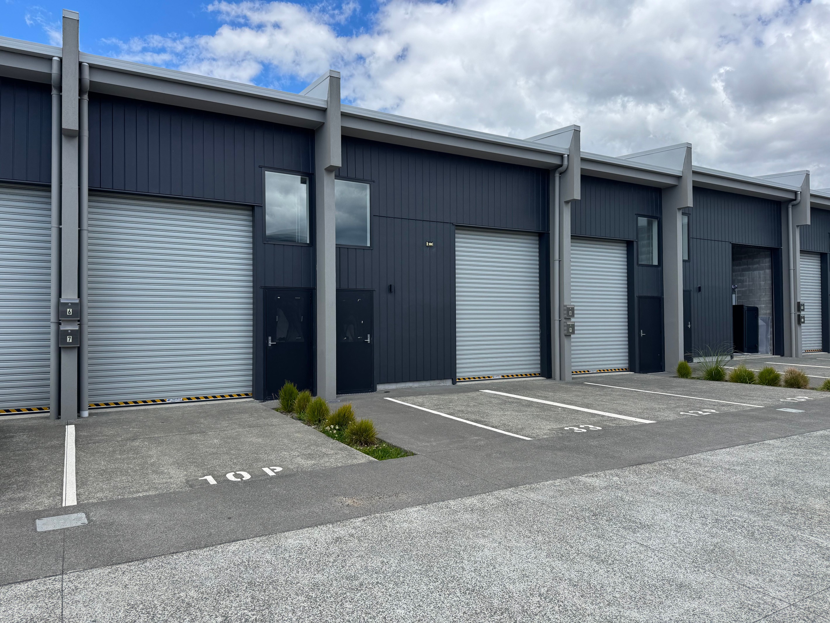 7/4 Spring Garden Avenue, Westgate, Waitakere City