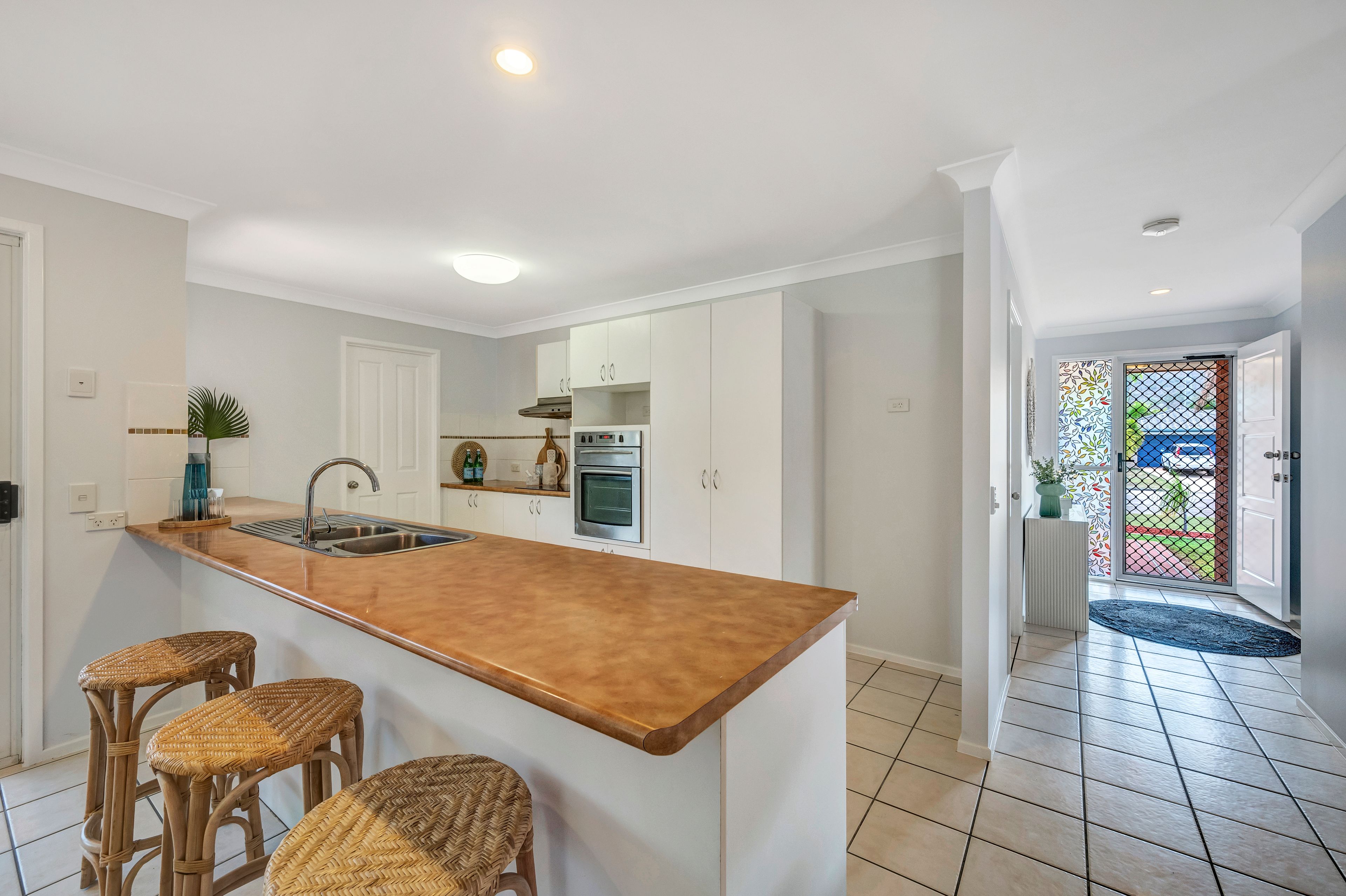 140 Greenwood Drive — photo 4 of 16