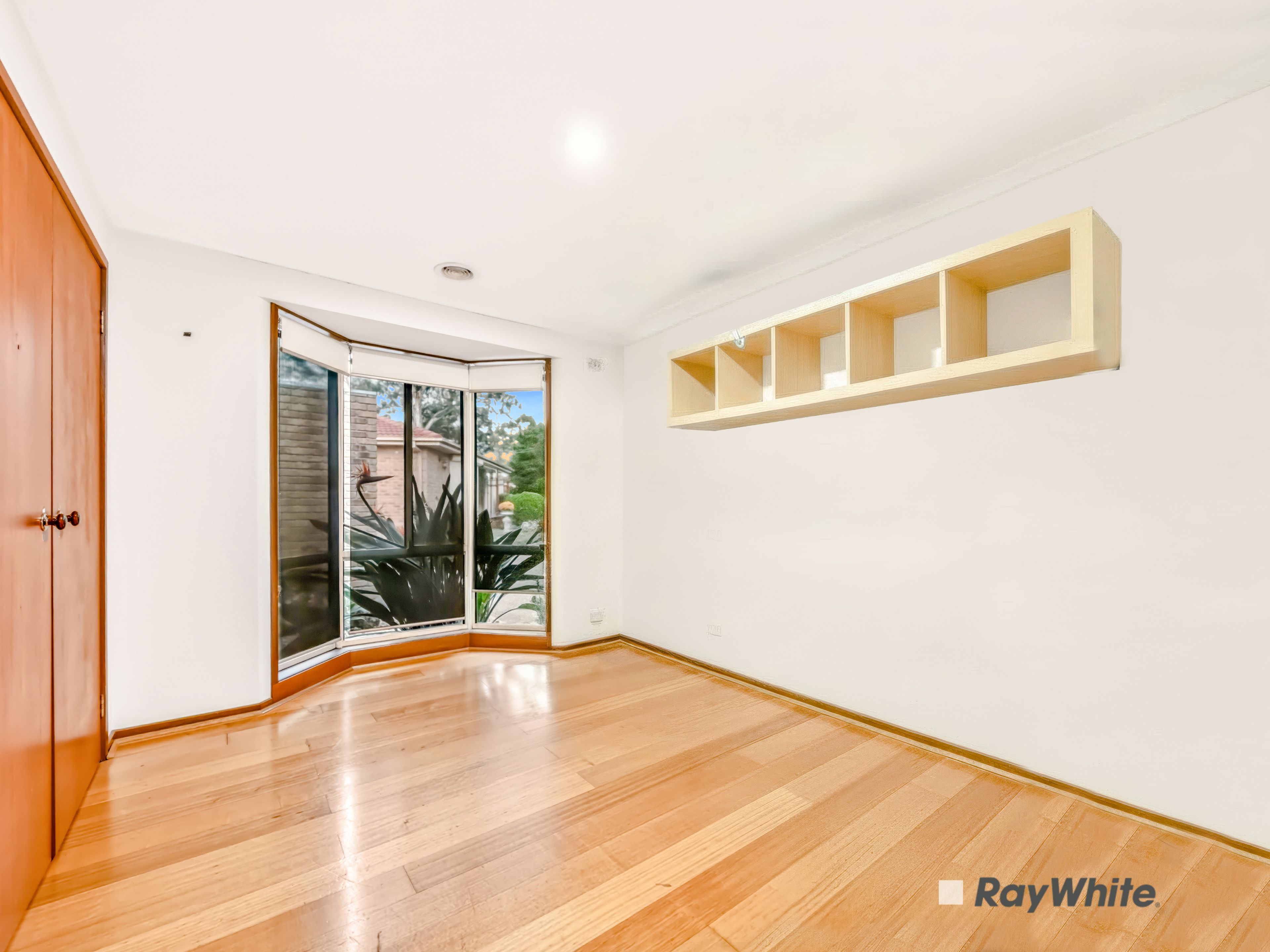 2/11 Jason Place — photo 10 of 15