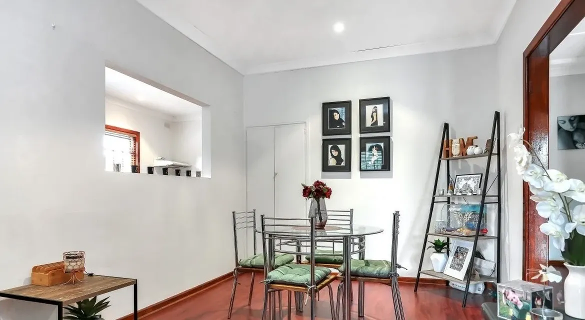 12 Bridport Street — photo 8 of 10