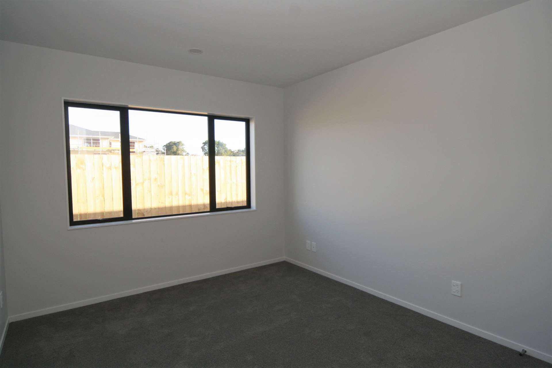 18 Len Ireland Drive photo 9