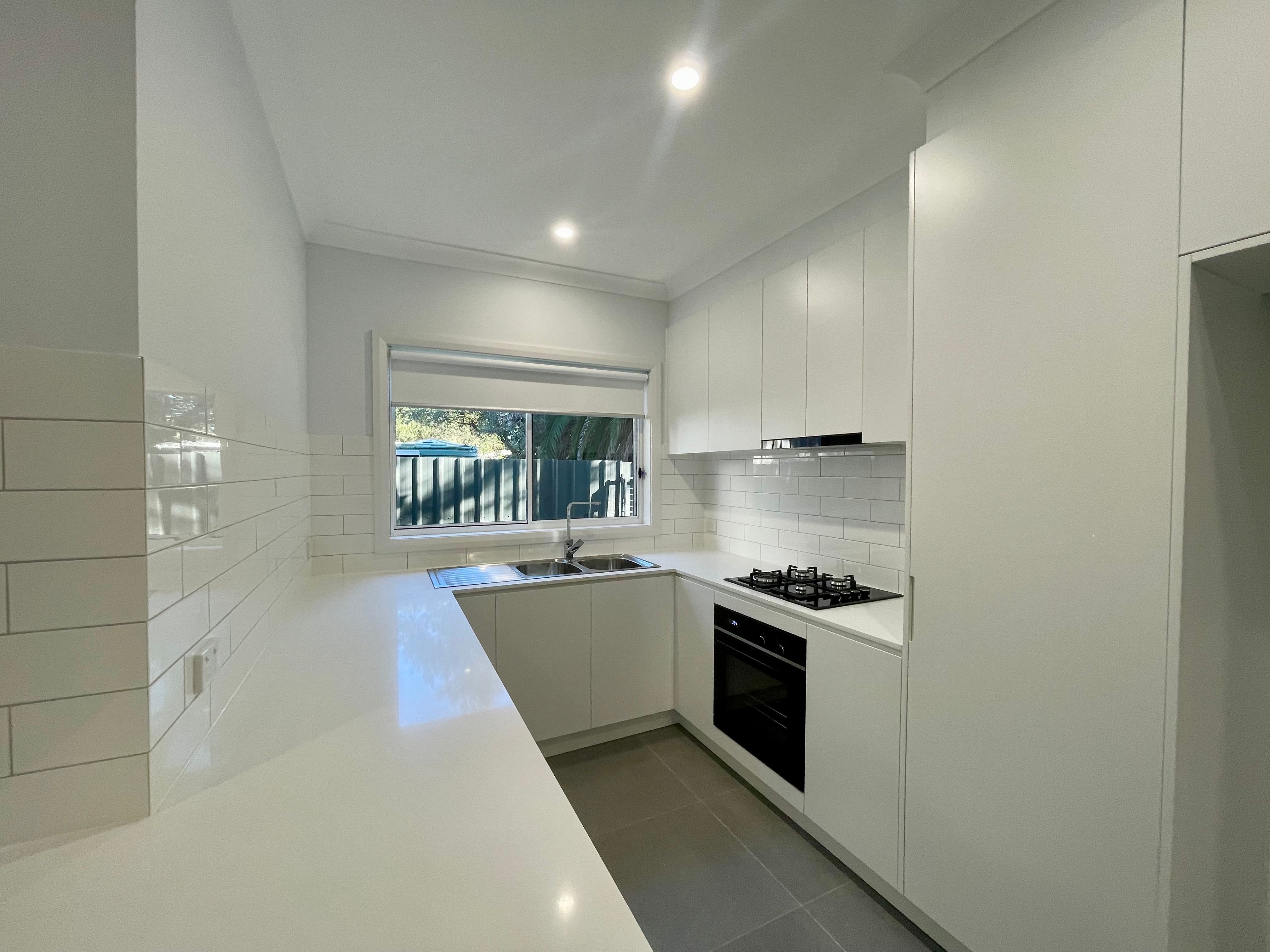 7/145 Brisbane Street — photo 3 of 10