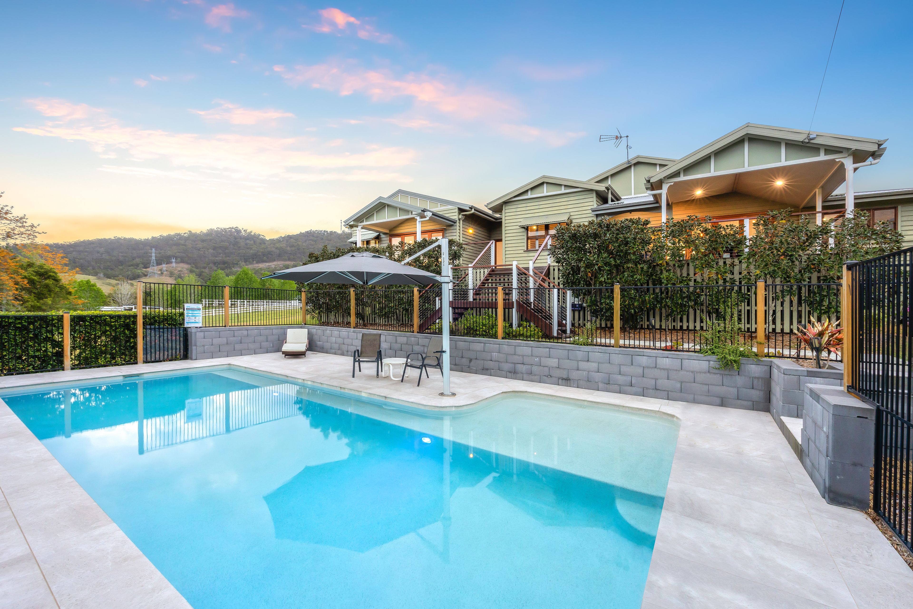 136 Gladrose Crescent, Wongawallan, QLD 4210