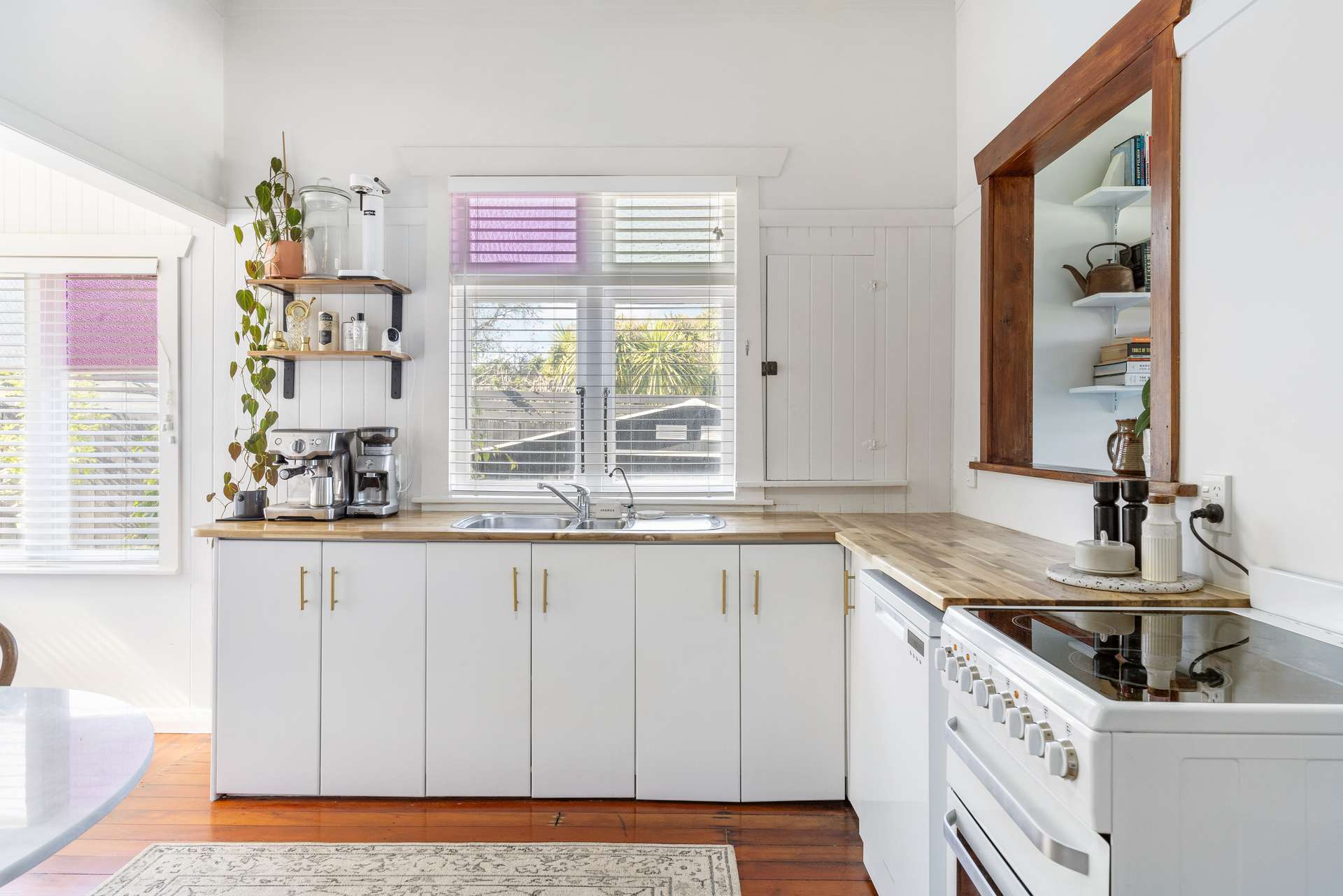 12 Mona Avenue photo 2