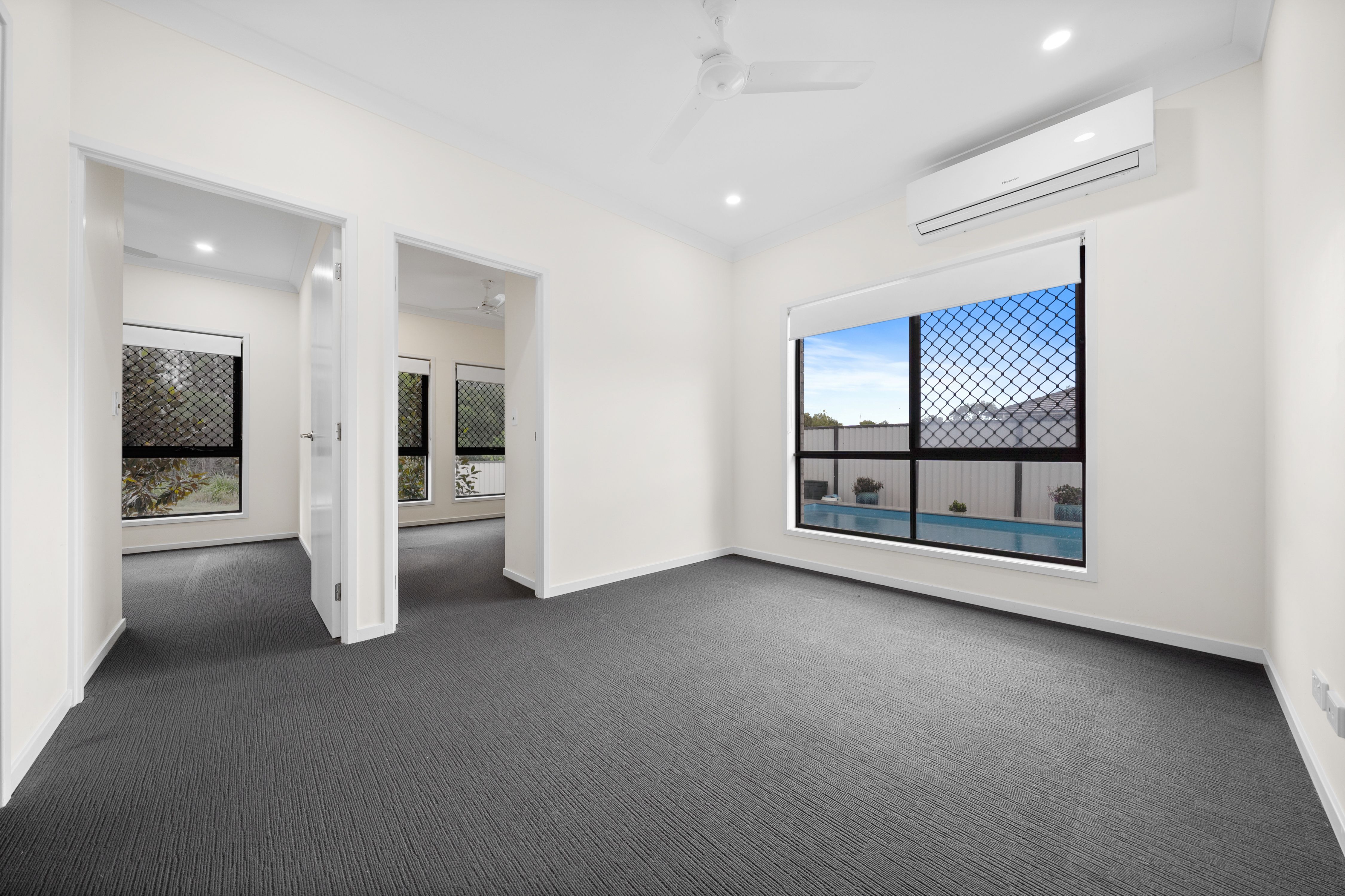 2 Valleygreen Close, Redland Bay, QLD 4165