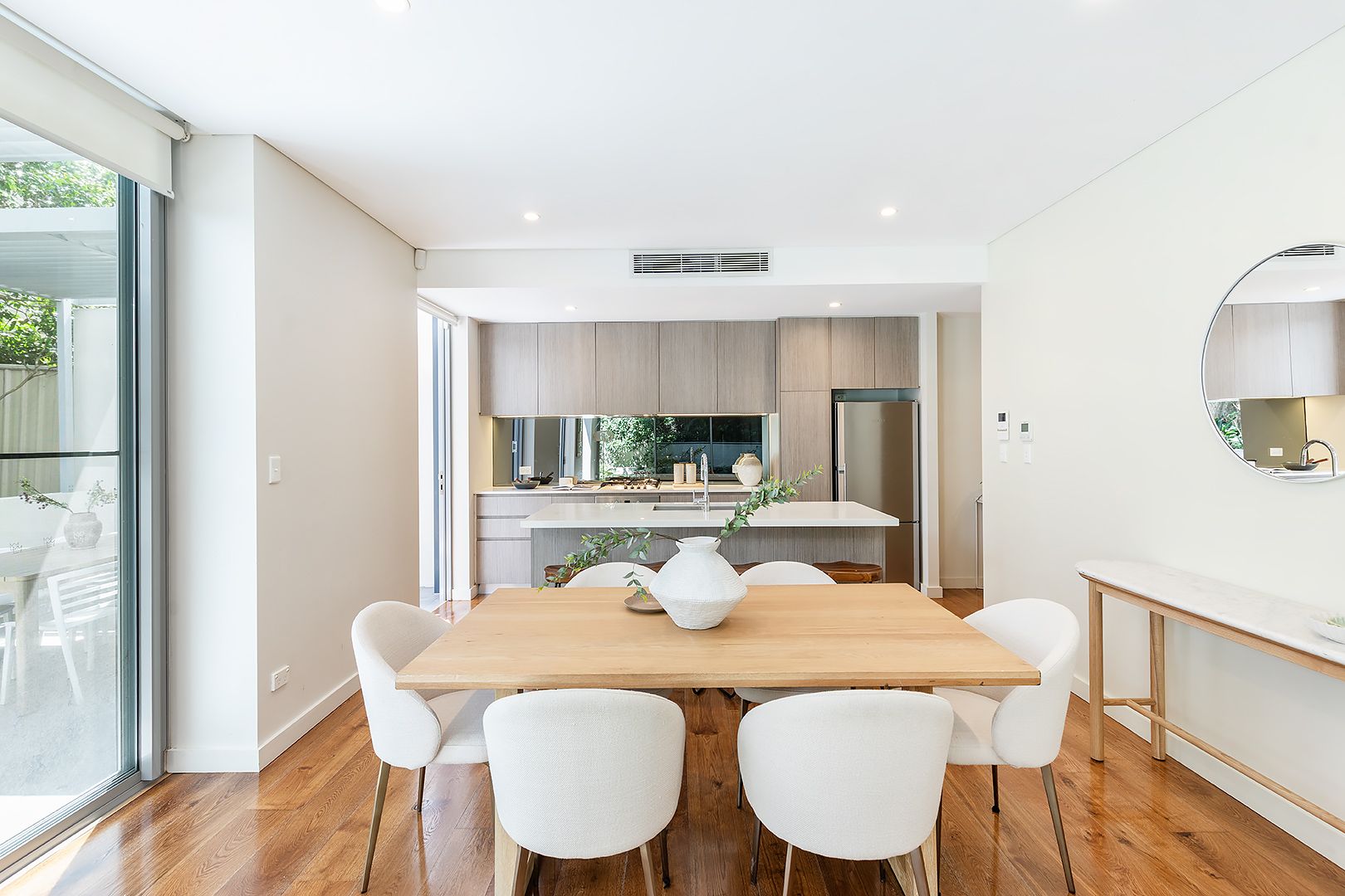 G03/33 Waverley Street — photo 5 of 15