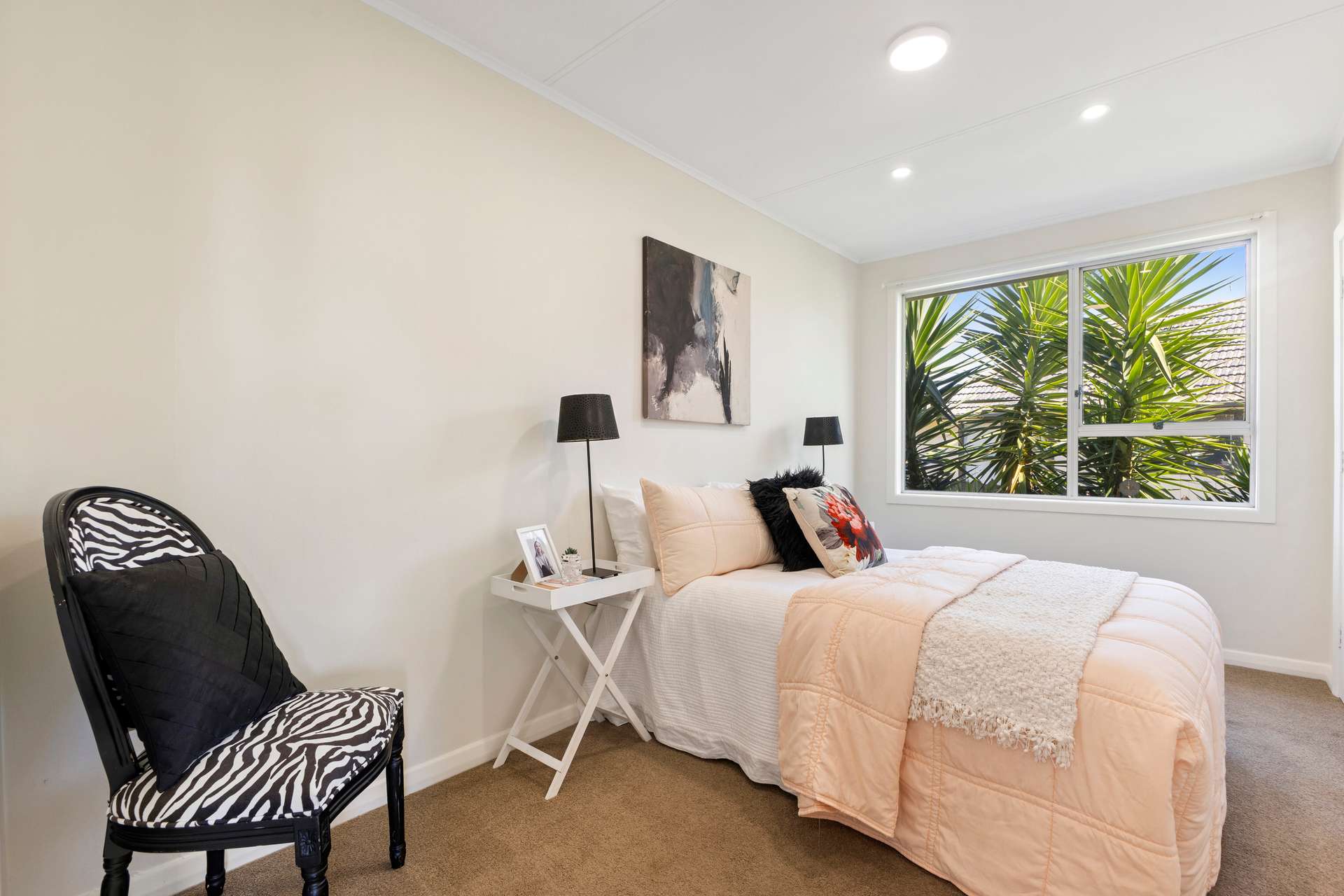 5 Coates Crescent photo 7