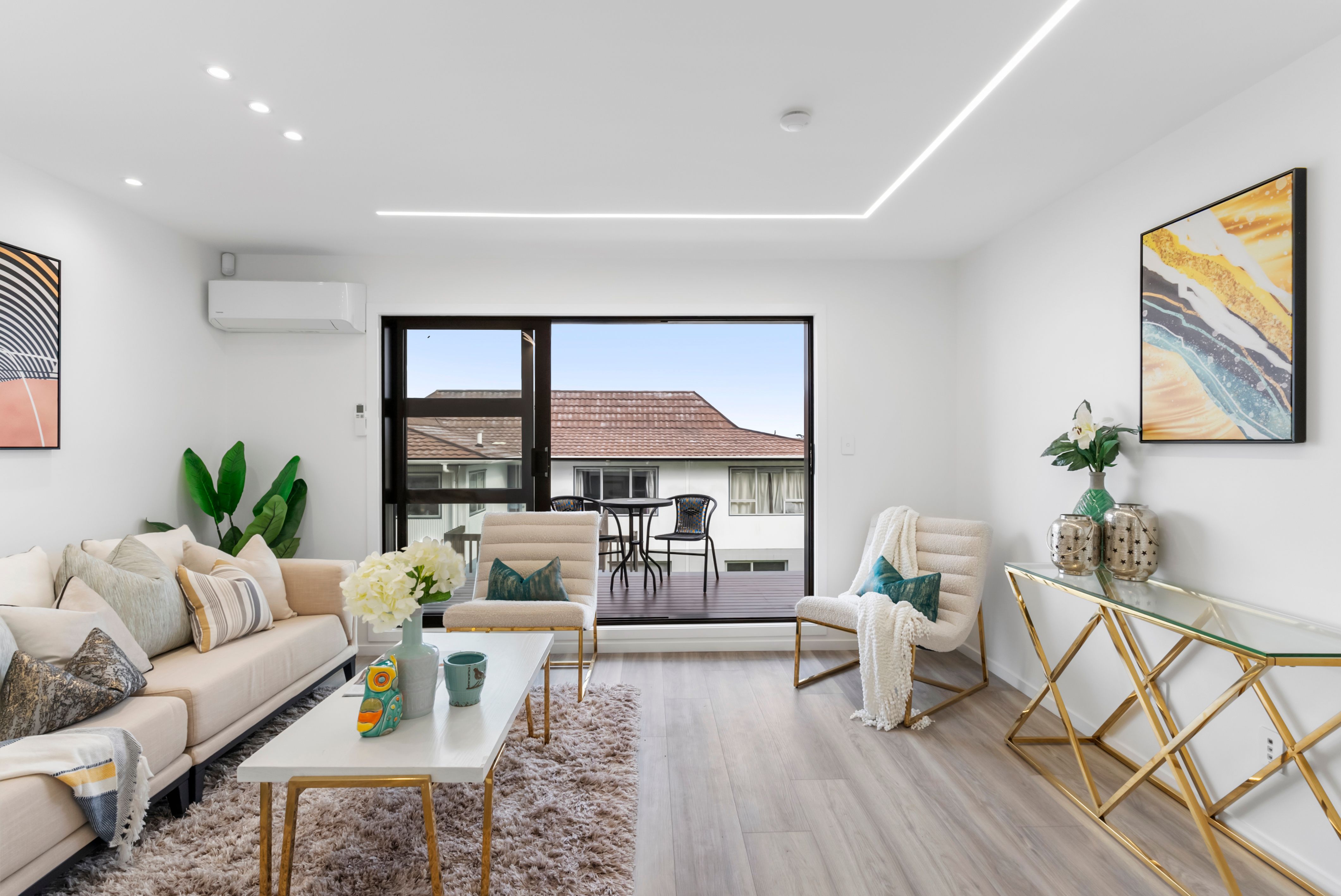 789D East Coast Road, Northcross, North Shore City